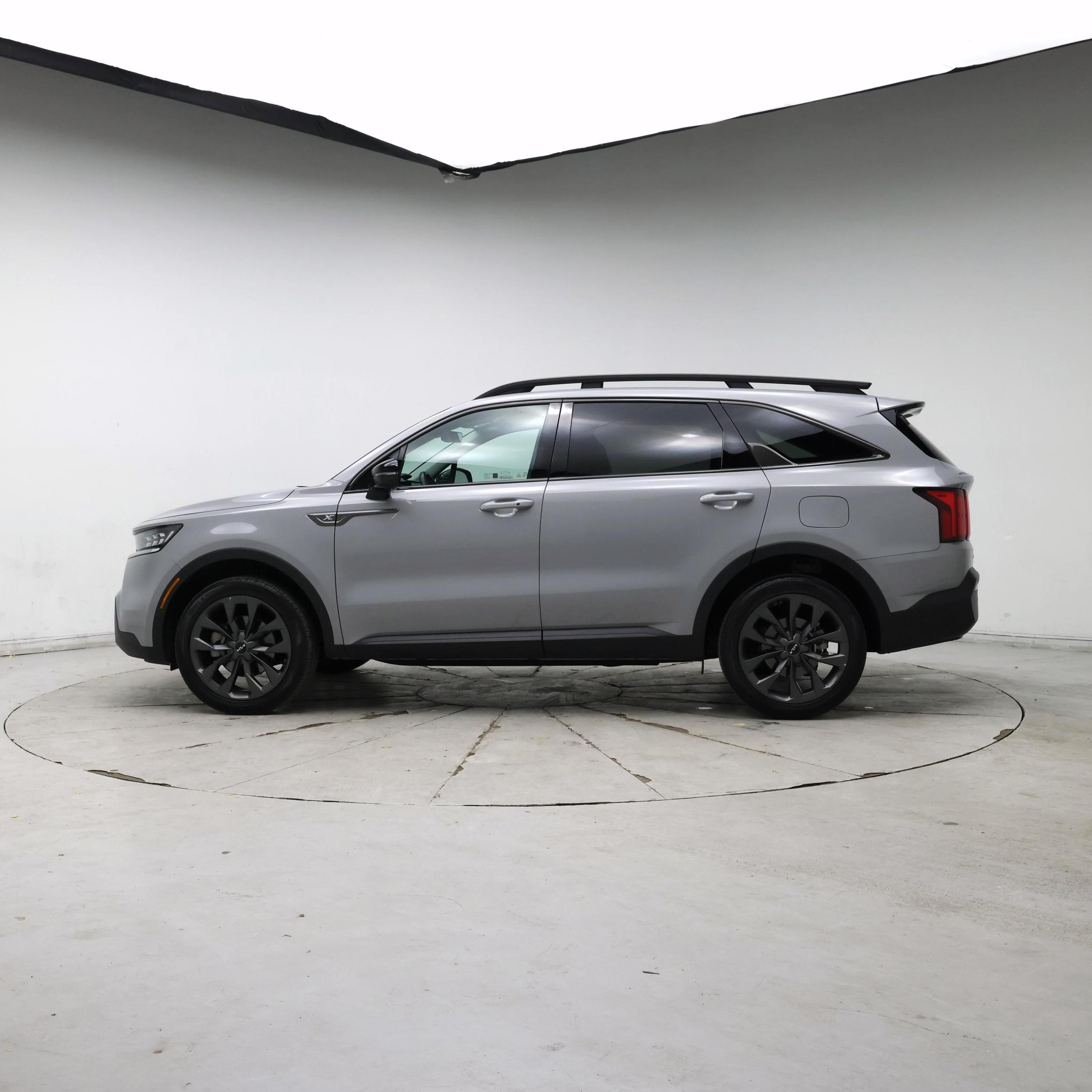 Thumbnail: 2023 Kia Sorento - 3