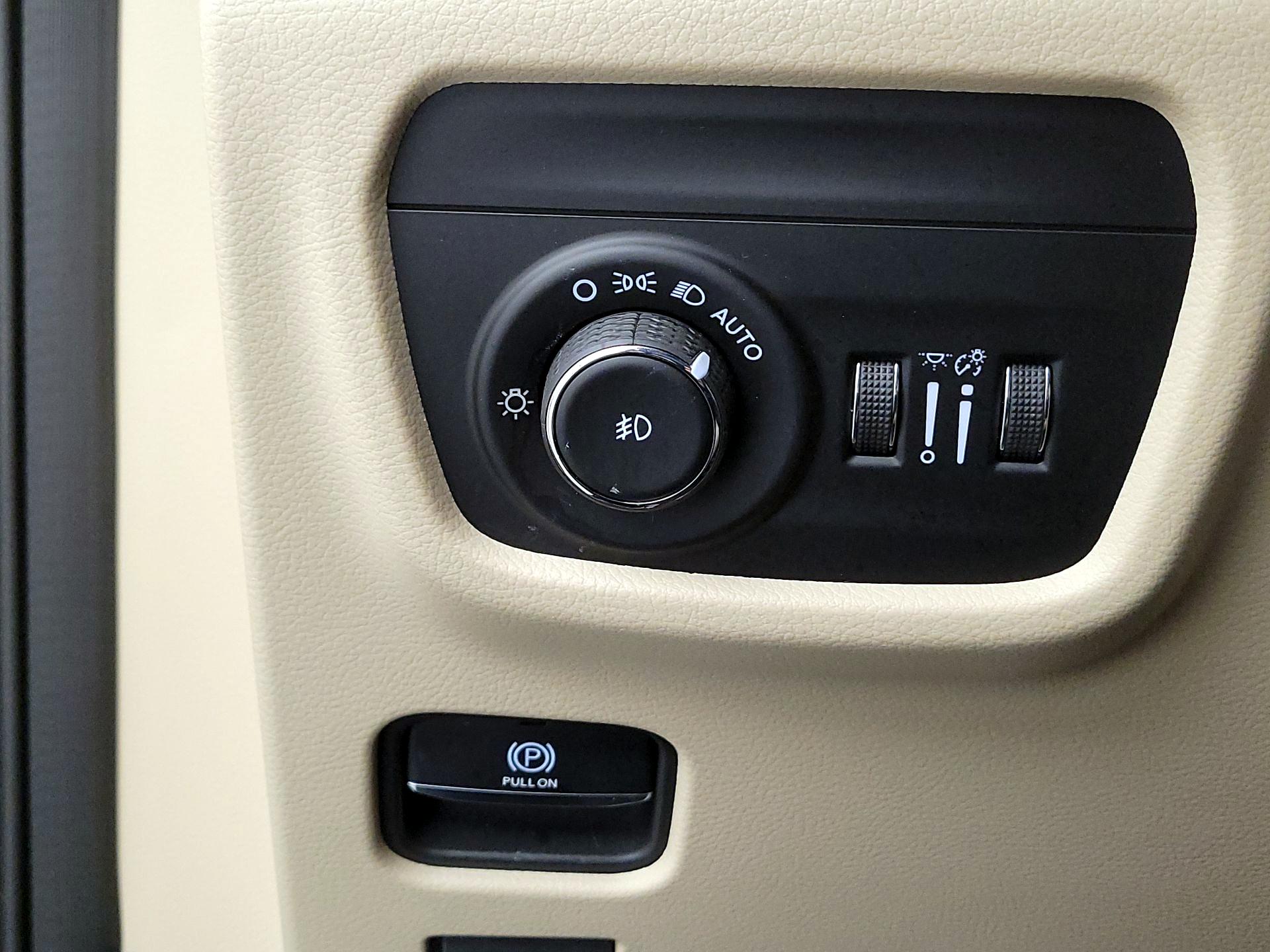 Thumbnail: 2023 Jeep Grand Cherokee - 13