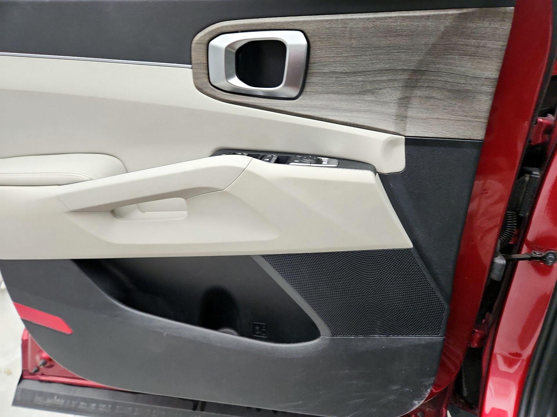 Thumbnail: 2023 Kia Sorento - 12