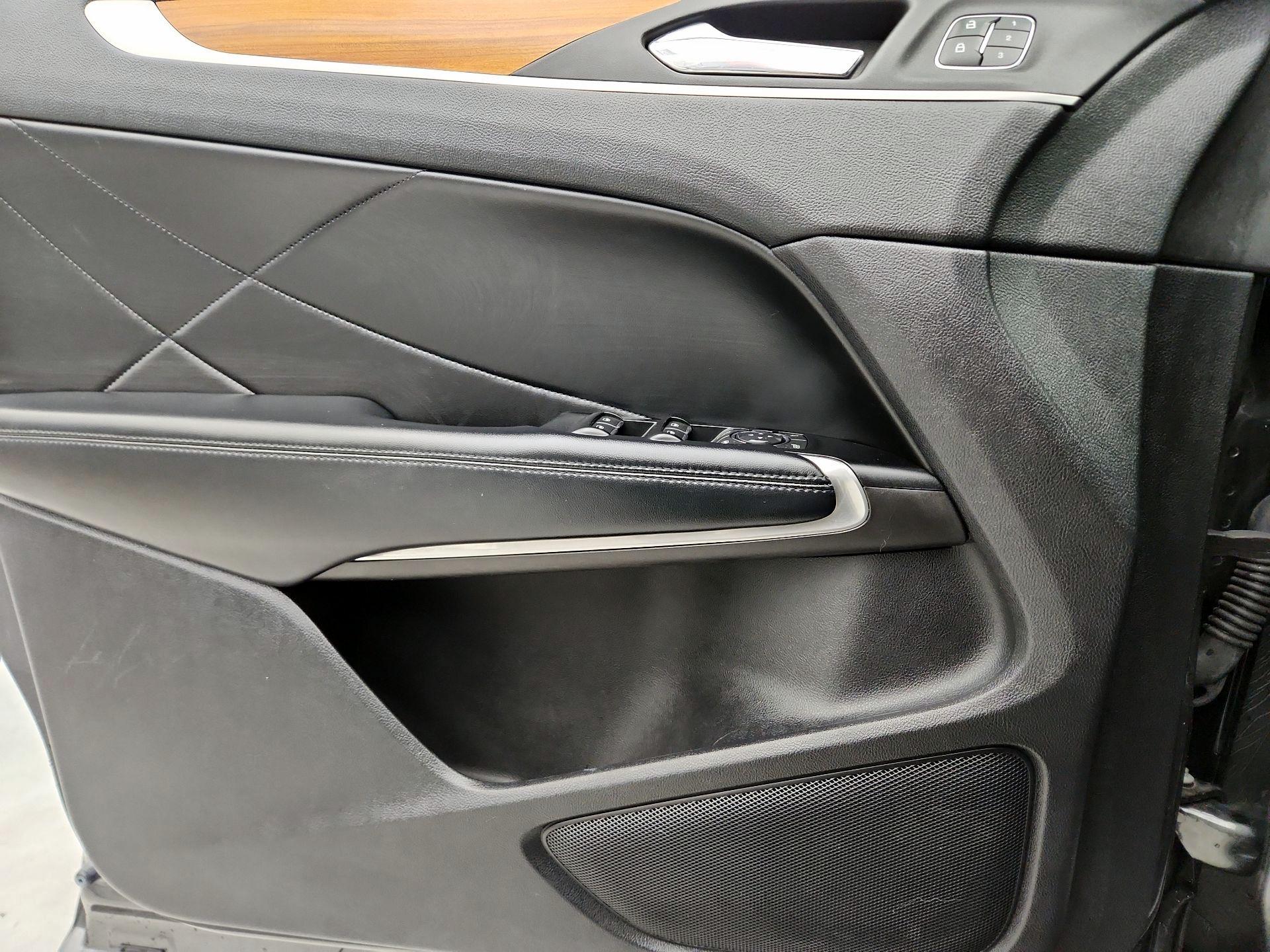 Thumbnail: 2019 Lincoln MKC - 12