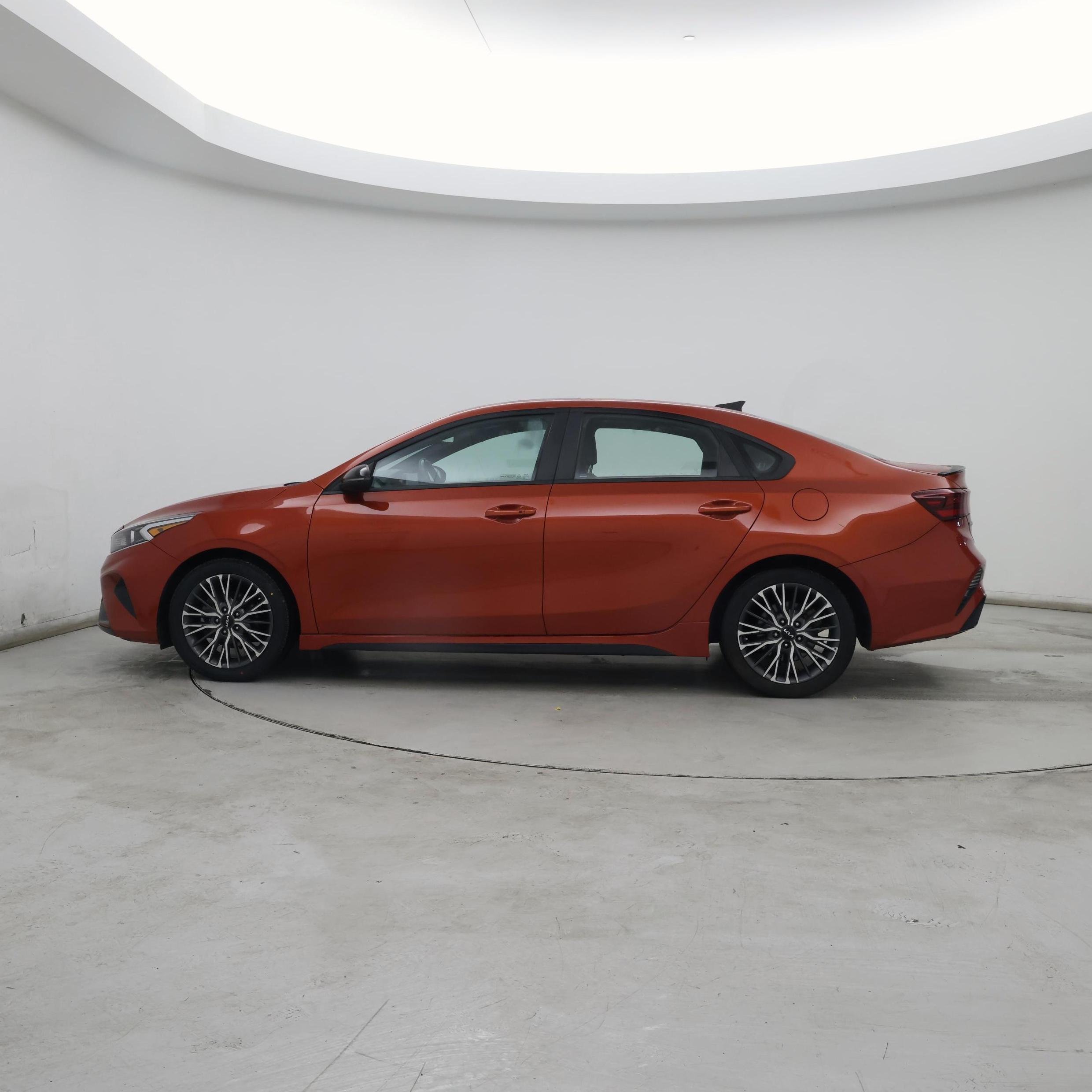 Thumbnail: 2023 Kia Forte - 3