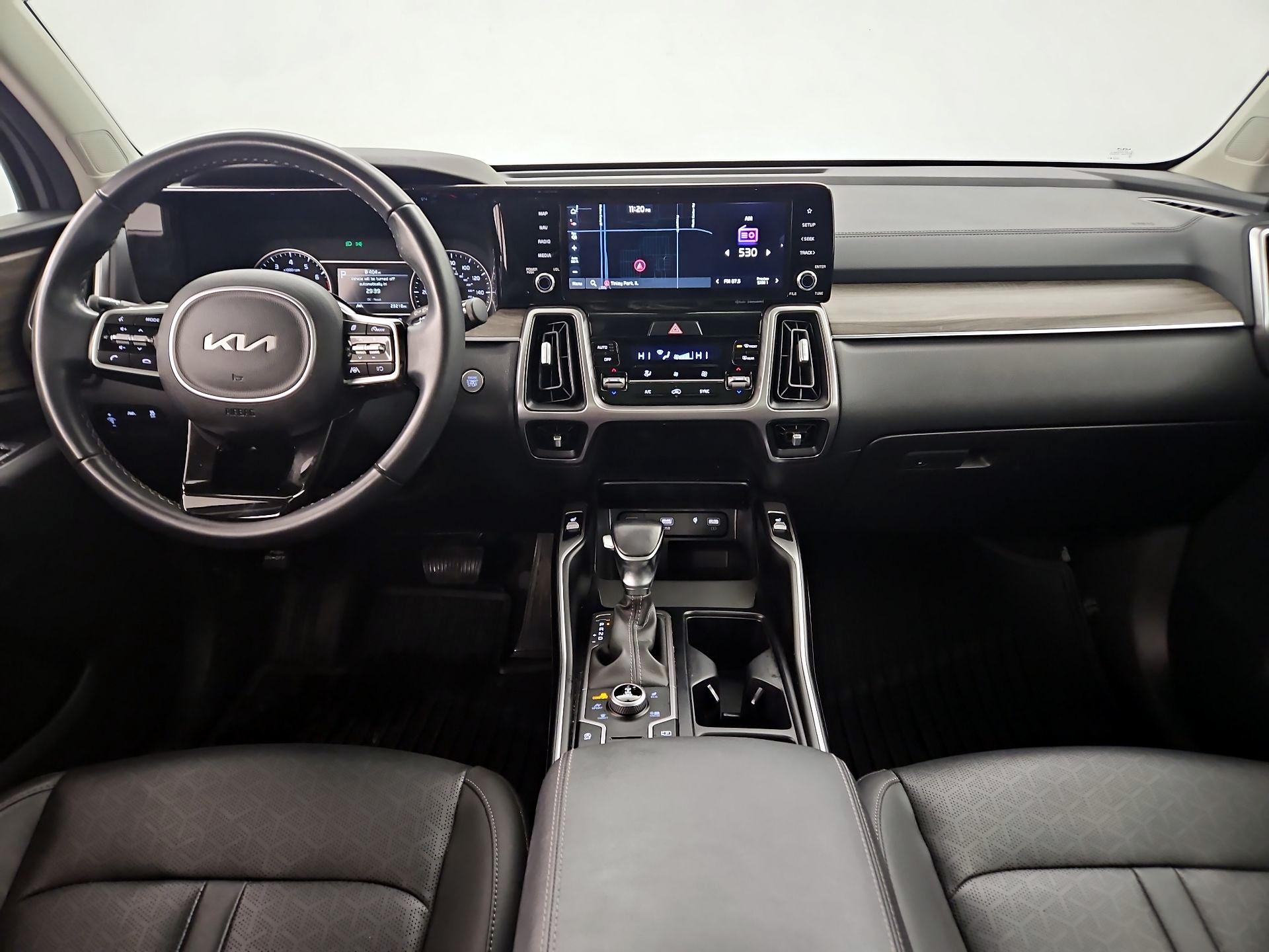 Thumbnail: 2023 Kia Sorento - 9