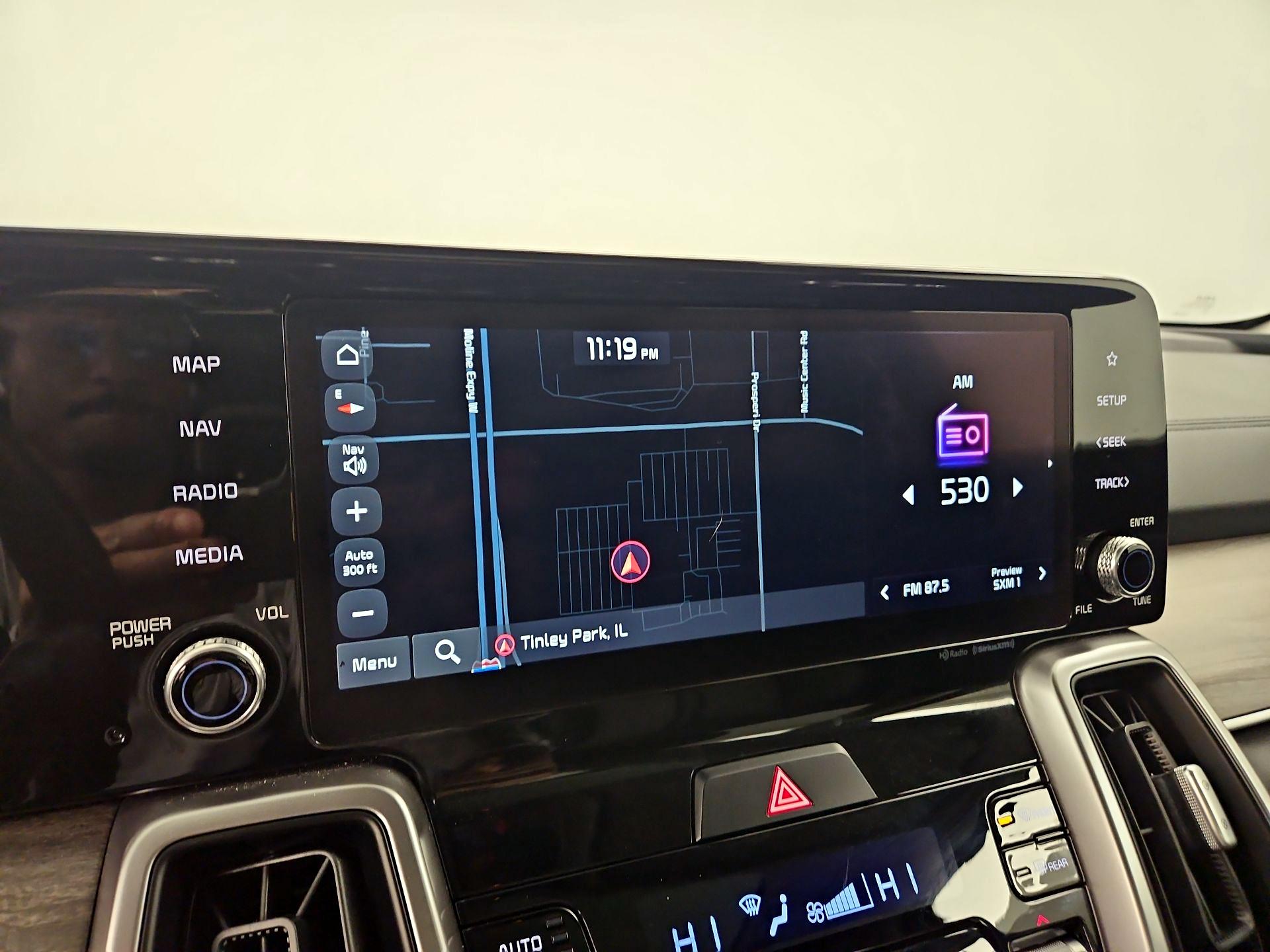 Thumbnail: 2023 Kia Sorento - 14