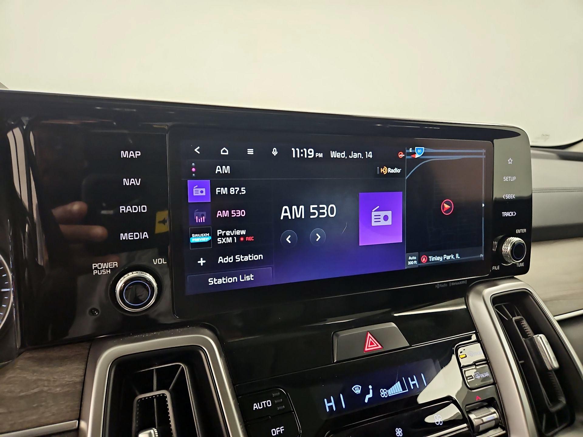 Thumbnail: 2023 Kia Sorento - 16