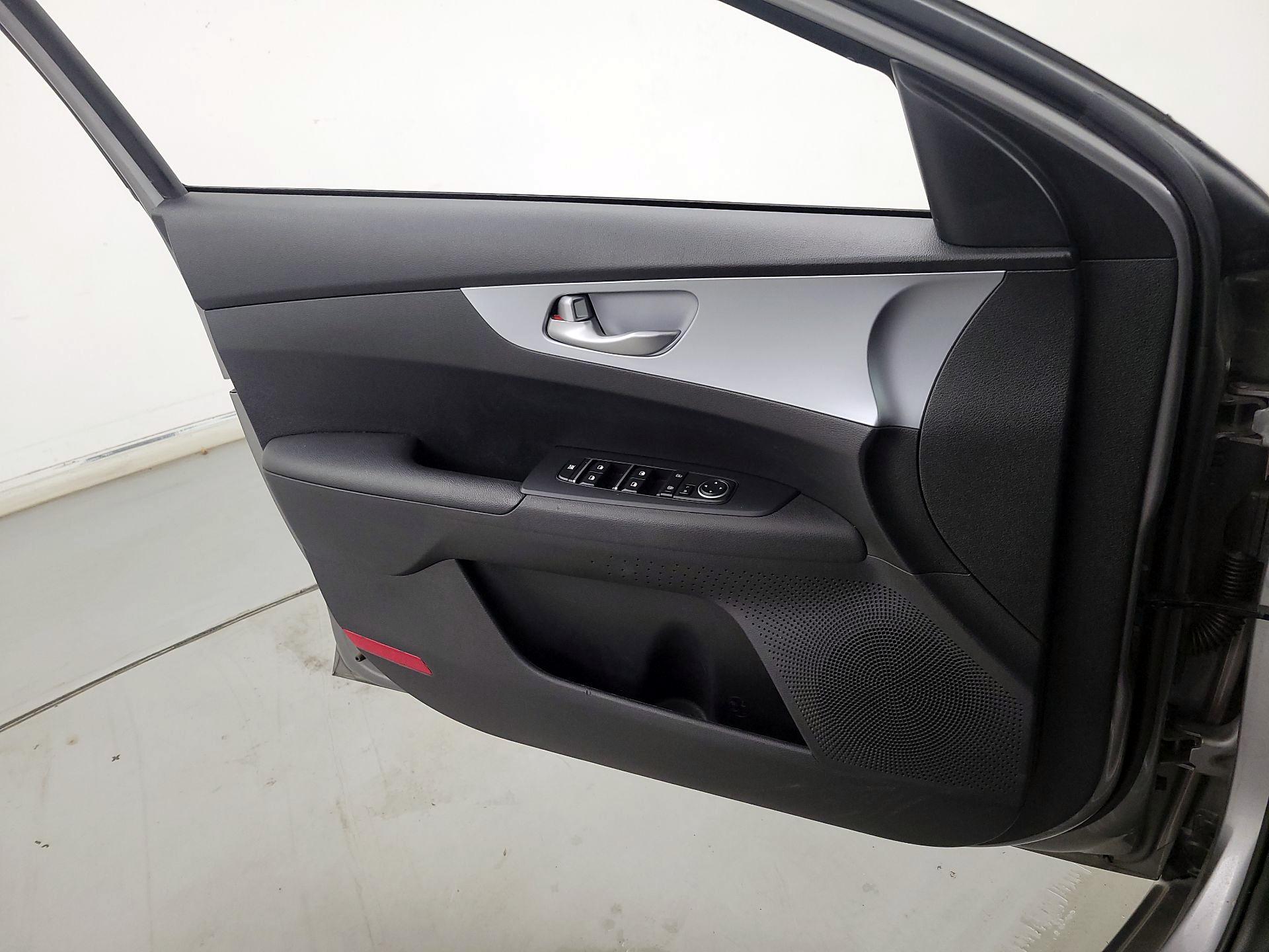 Thumbnail: 2023 Kia Forte - 12