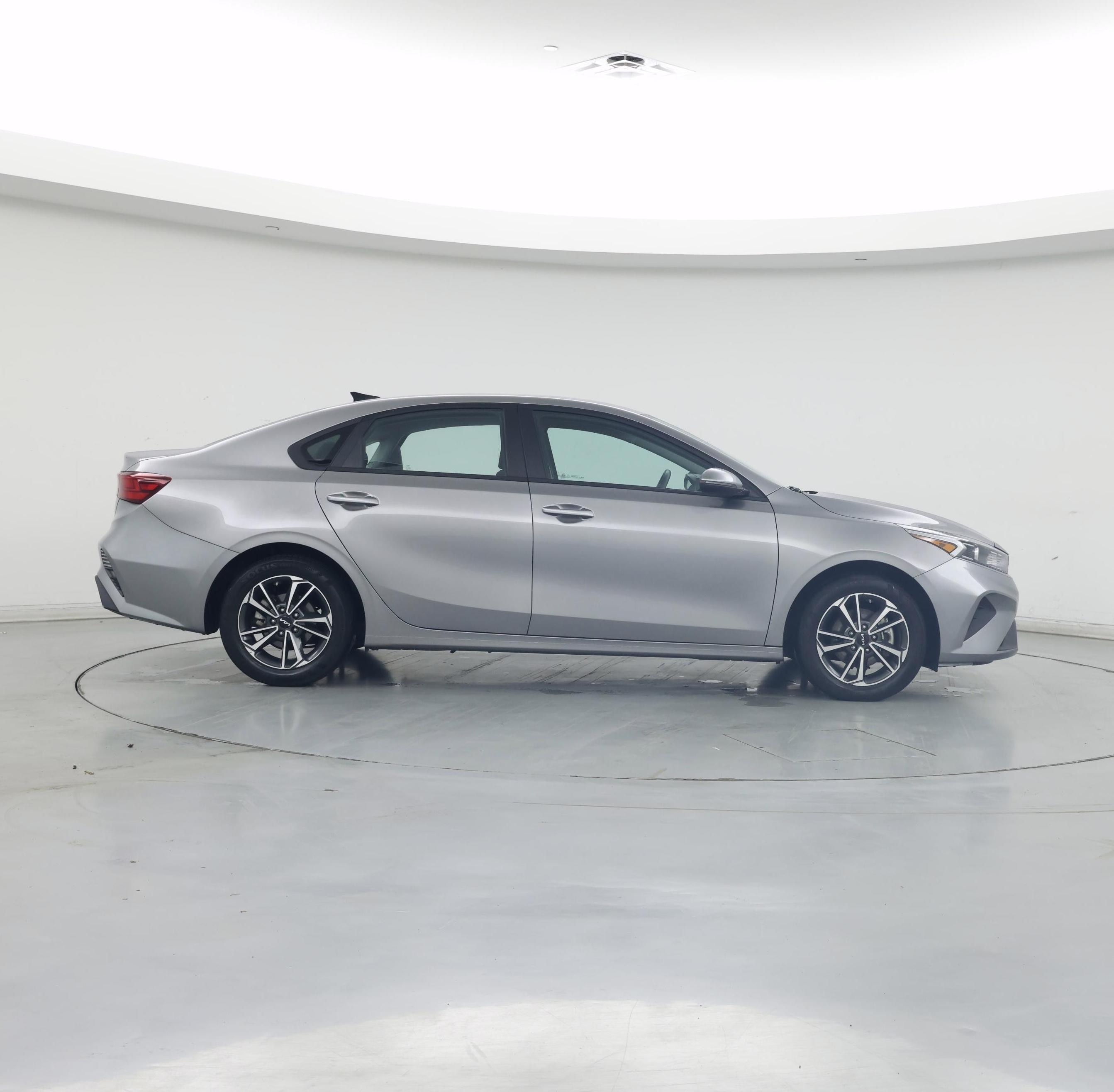 Thumbnail: 2023 Kia Forte - 7