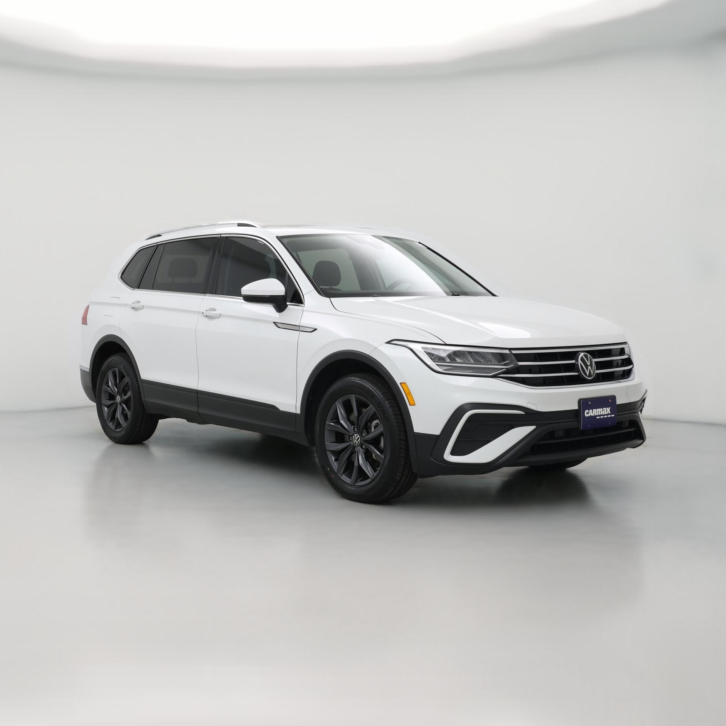 Thumbnail: 2023 Volkswagen Tiguan - 1