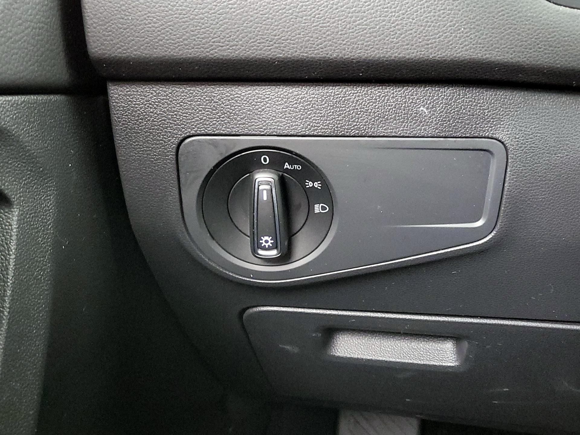 Thumbnail: 2023 Volkswagen Tiguan - 13