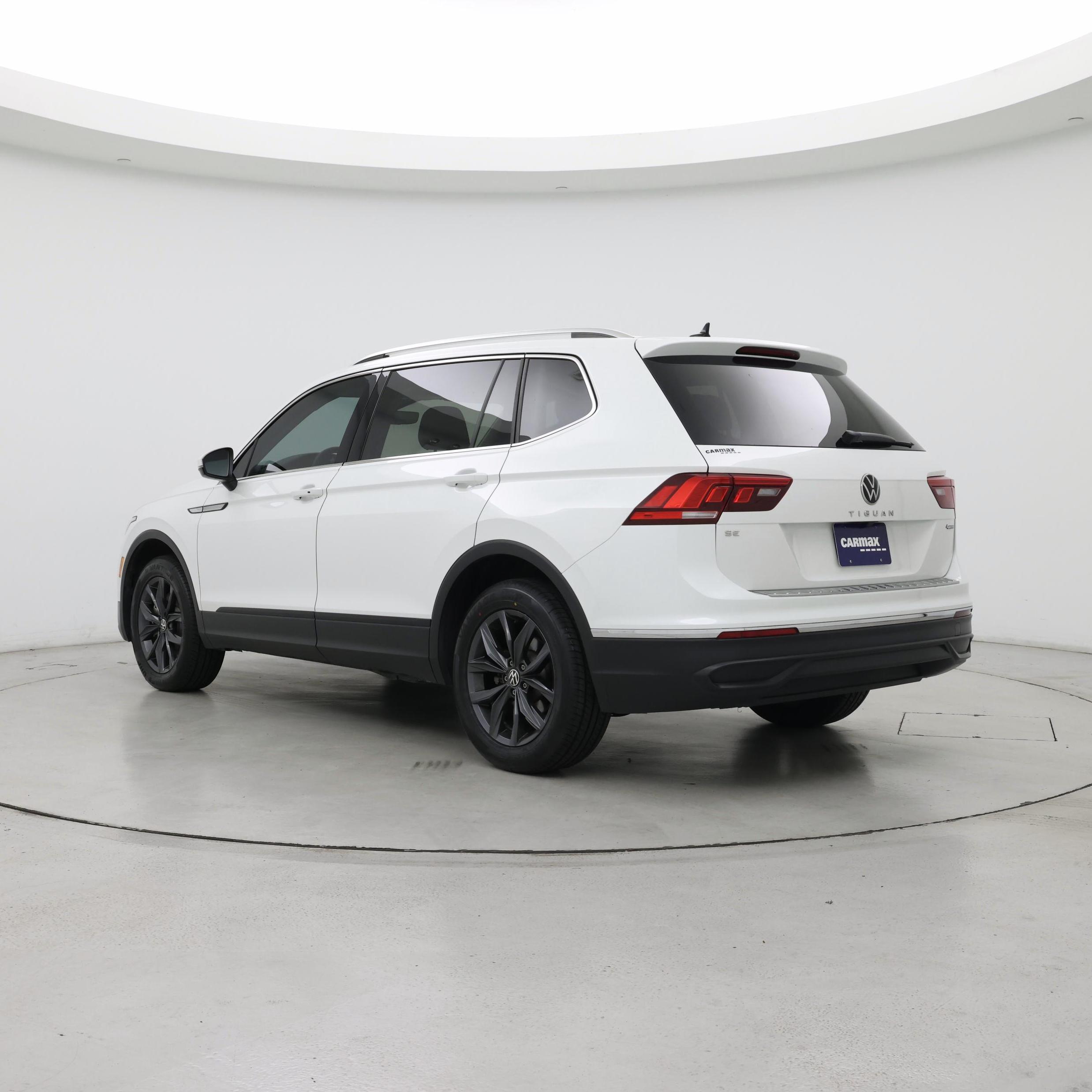 Thumbnail: 2023 Volkswagen Tiguan - 2