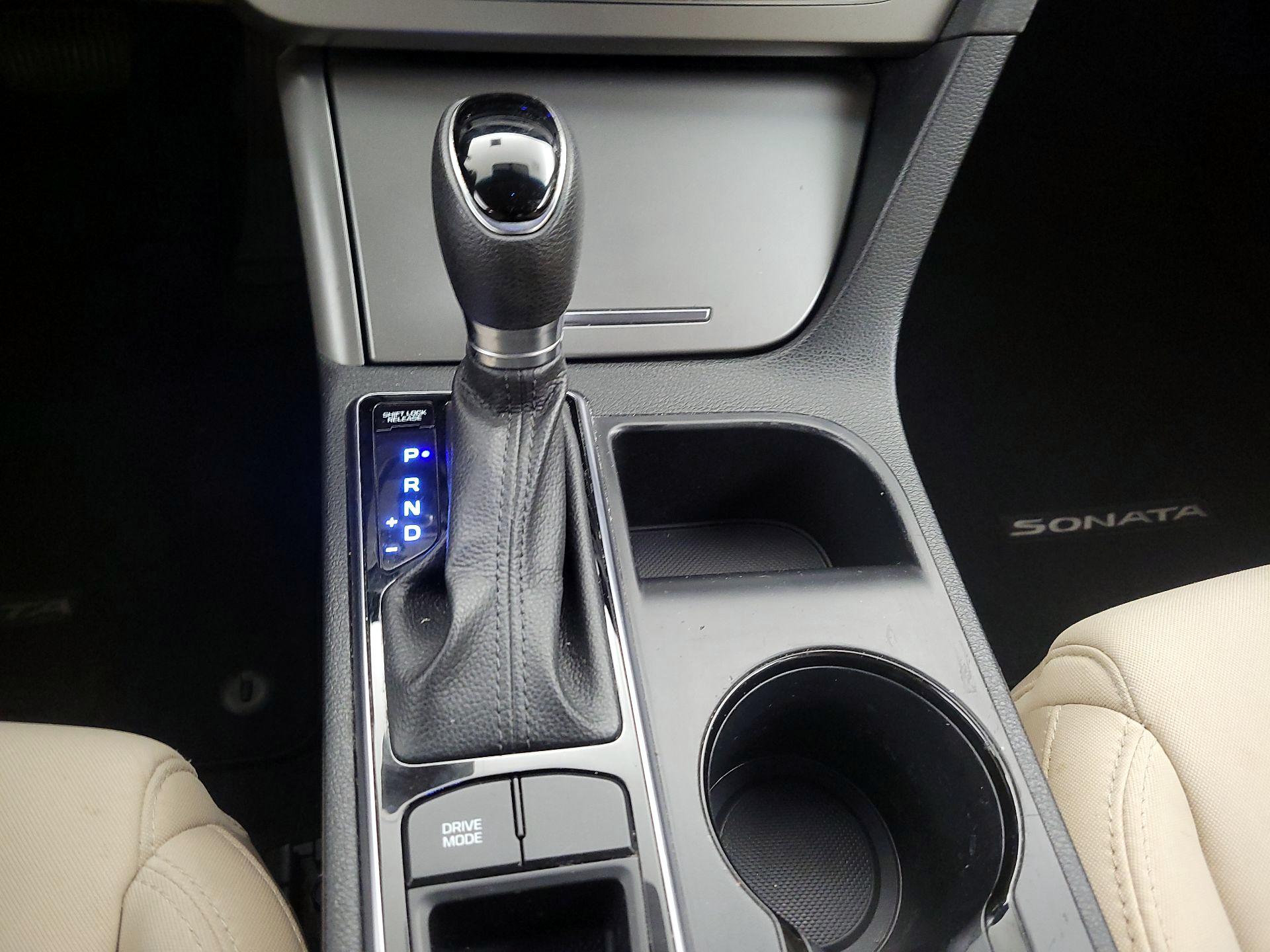 Thumbnail: 2017 Hyundai Sonata - 17