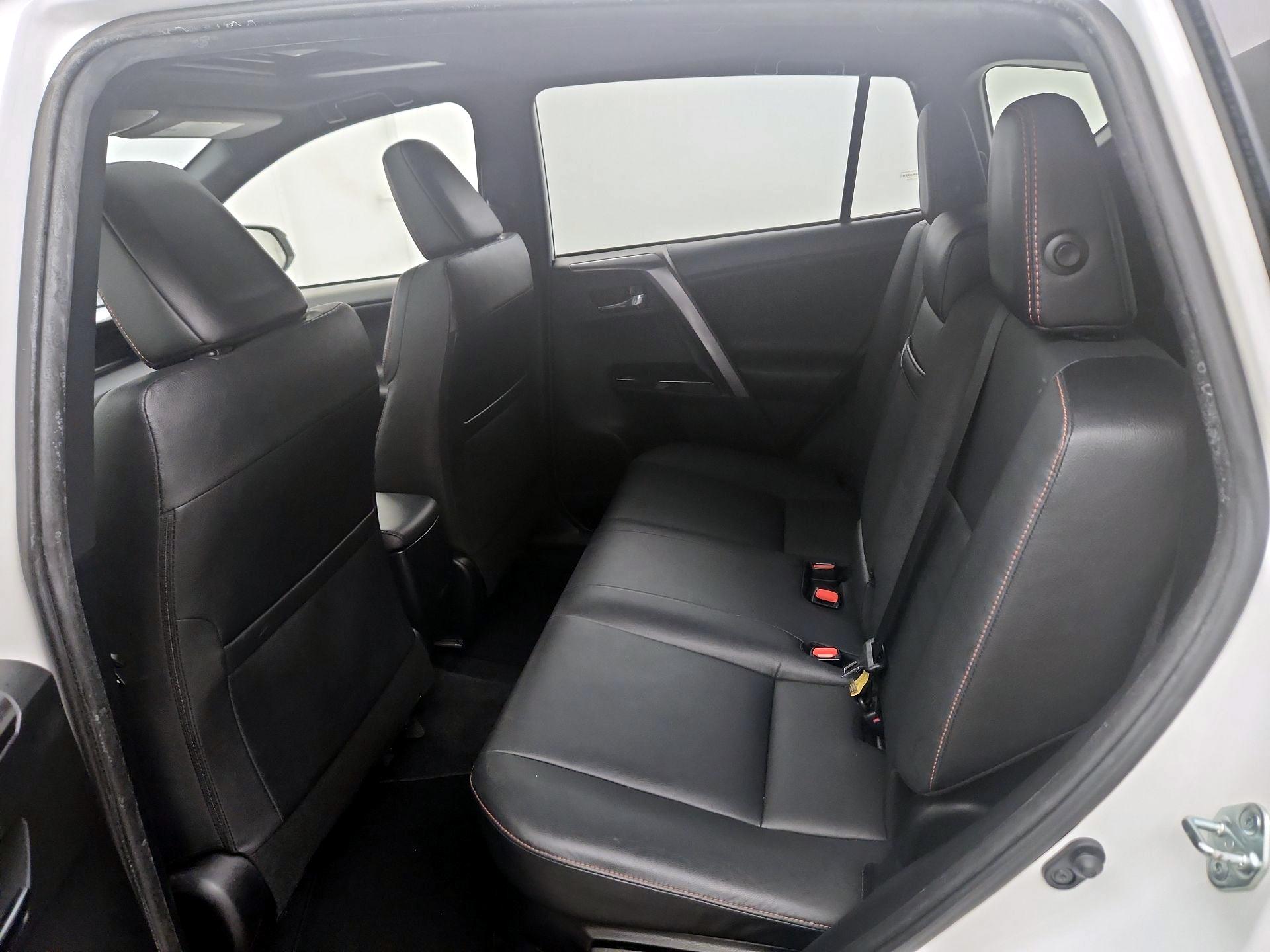 Thumbnail: 2017 Toyota RAV4 - 20