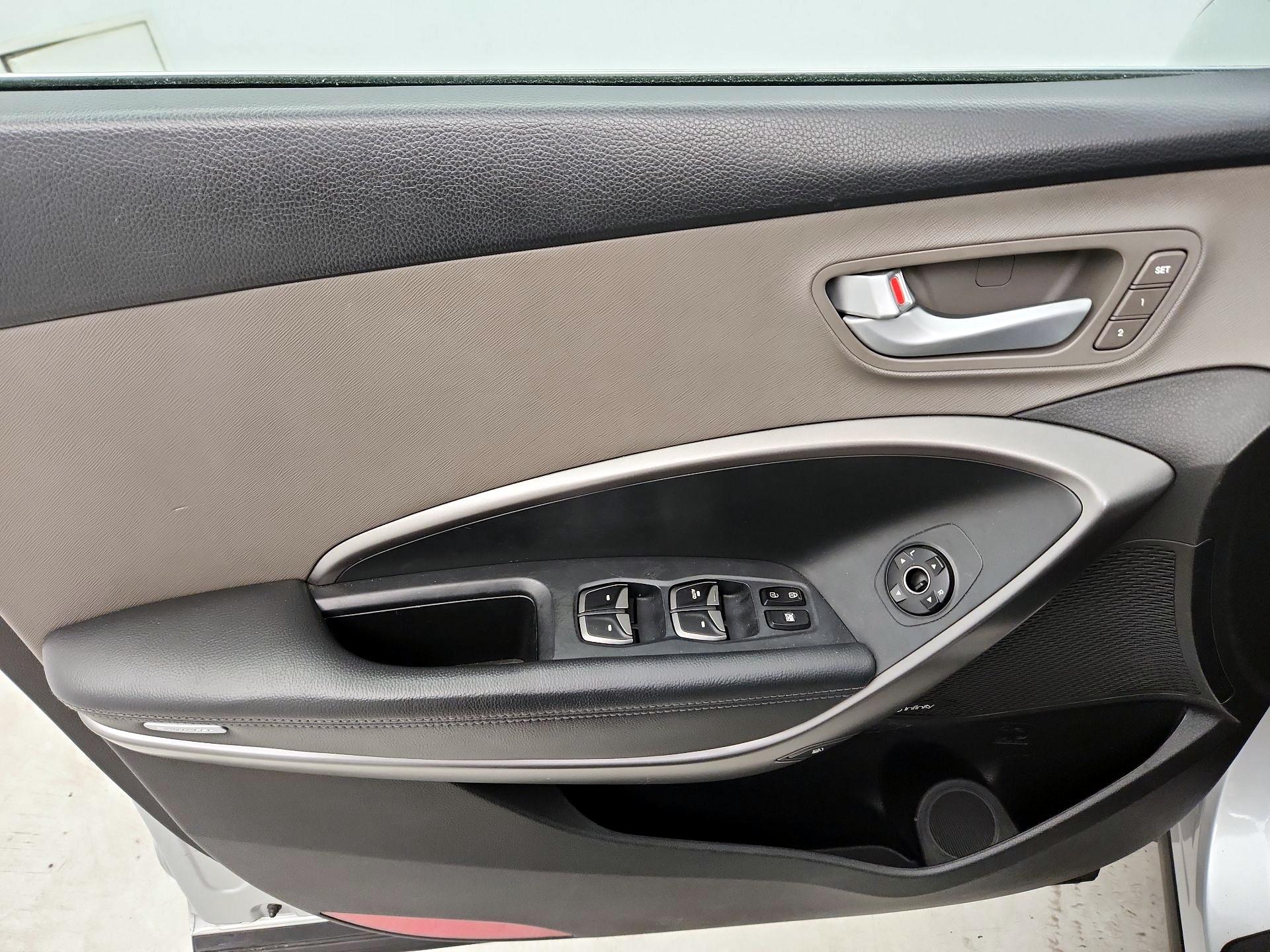 Thumbnail: 2014 Hyundai Santa Fe - 12