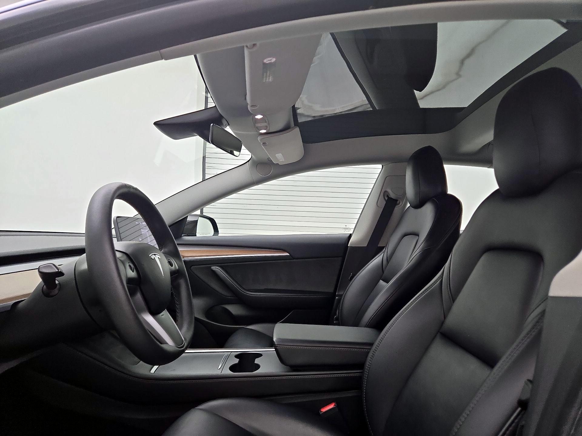 Thumbnail: 2023 Tesla Model 3 - 19