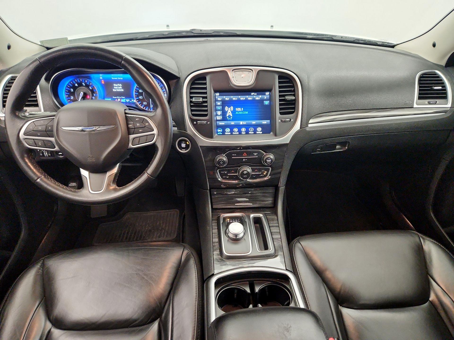 Thumbnail: 2019 Chrysler 300 - 9