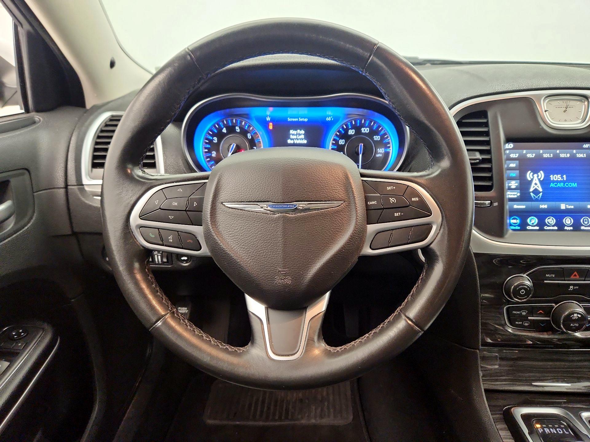 Thumbnail: 2019 Chrysler 300 - 10