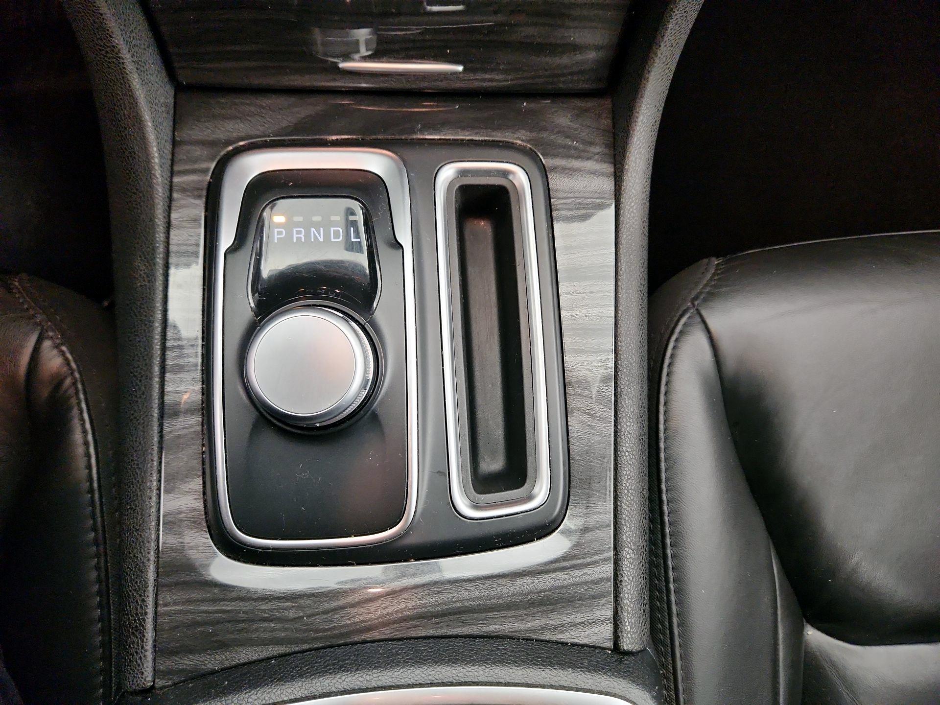 Thumbnail: 2019 Chrysler 300 - 17