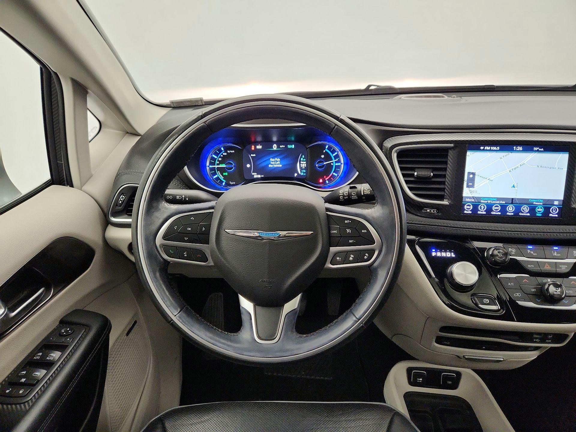 Thumbnail: 2018 Chrysler Pacifica - 10