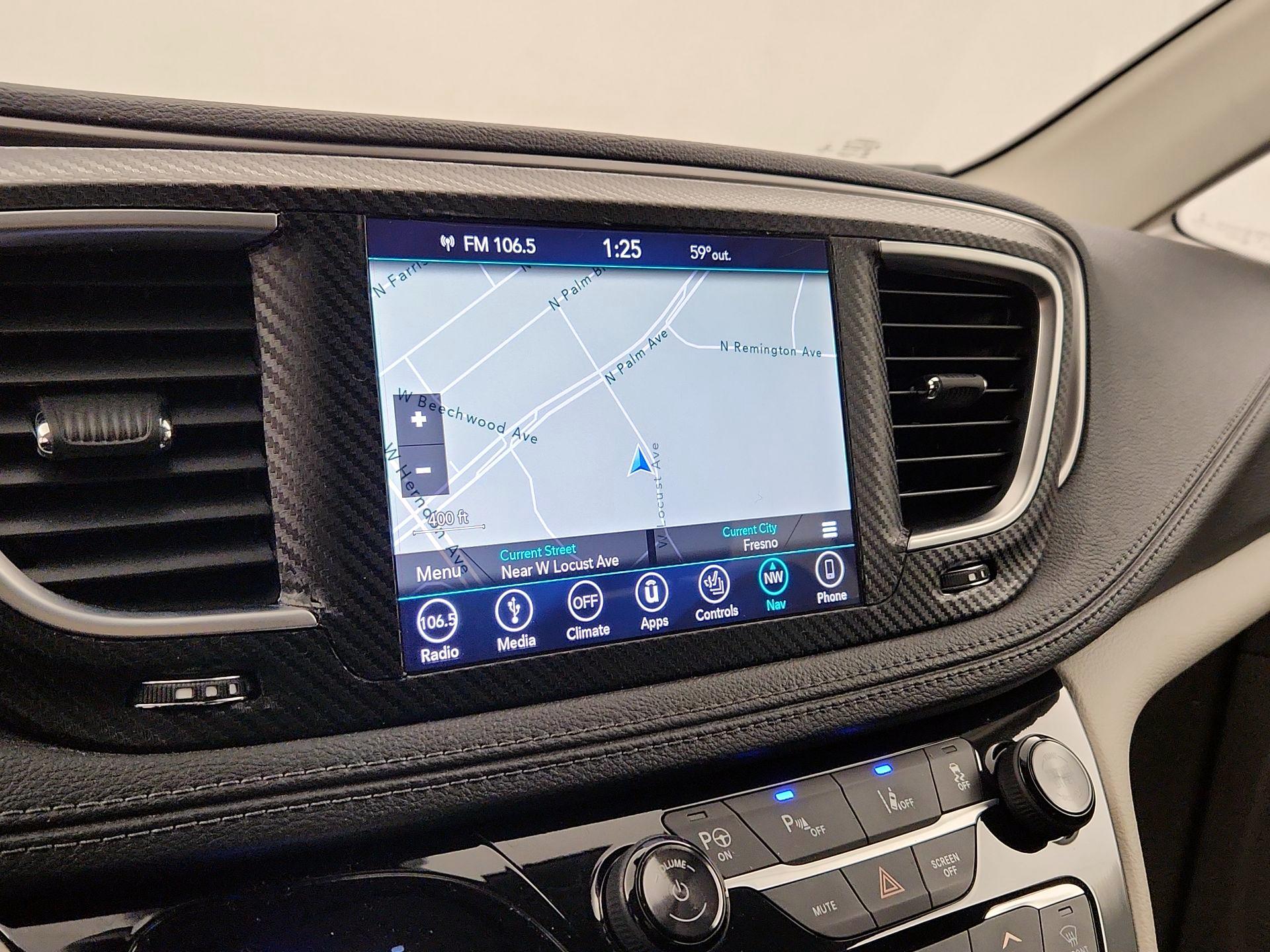 Thumbnail: 2018 Chrysler Pacifica - 14