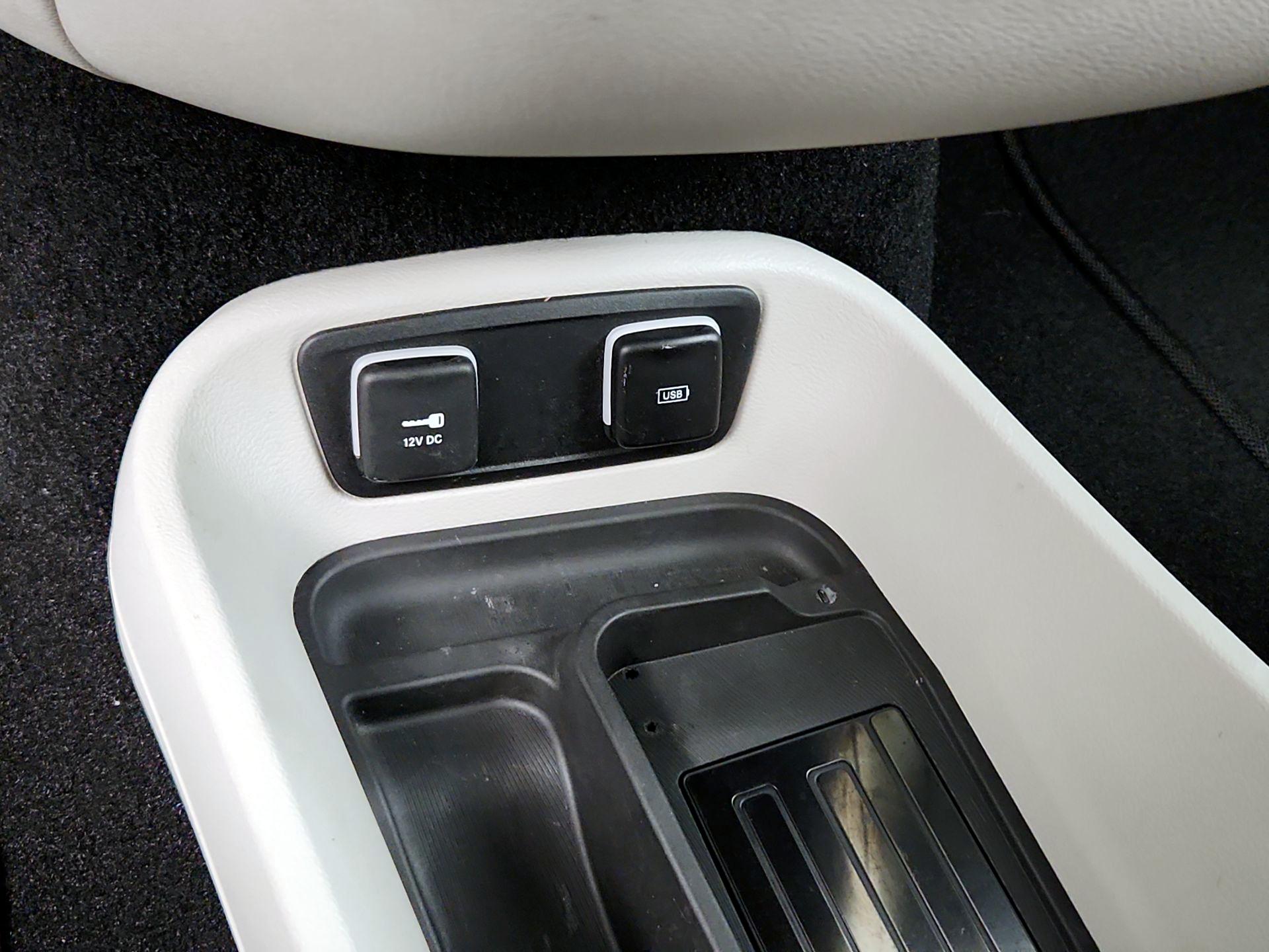 Thumbnail: 2018 Chrysler Pacifica - 19