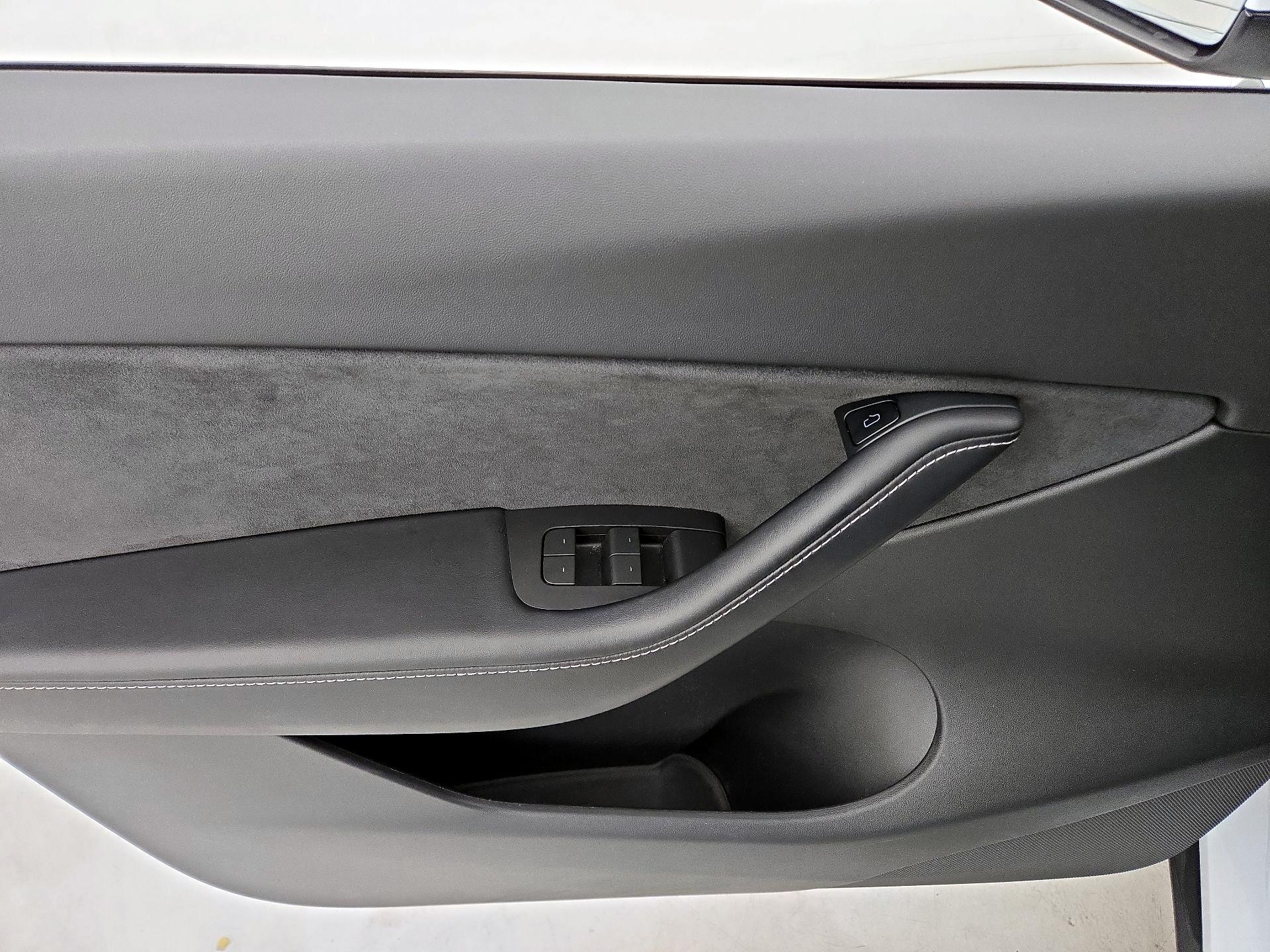 Thumbnail: 2021 Tesla Model Y - 12