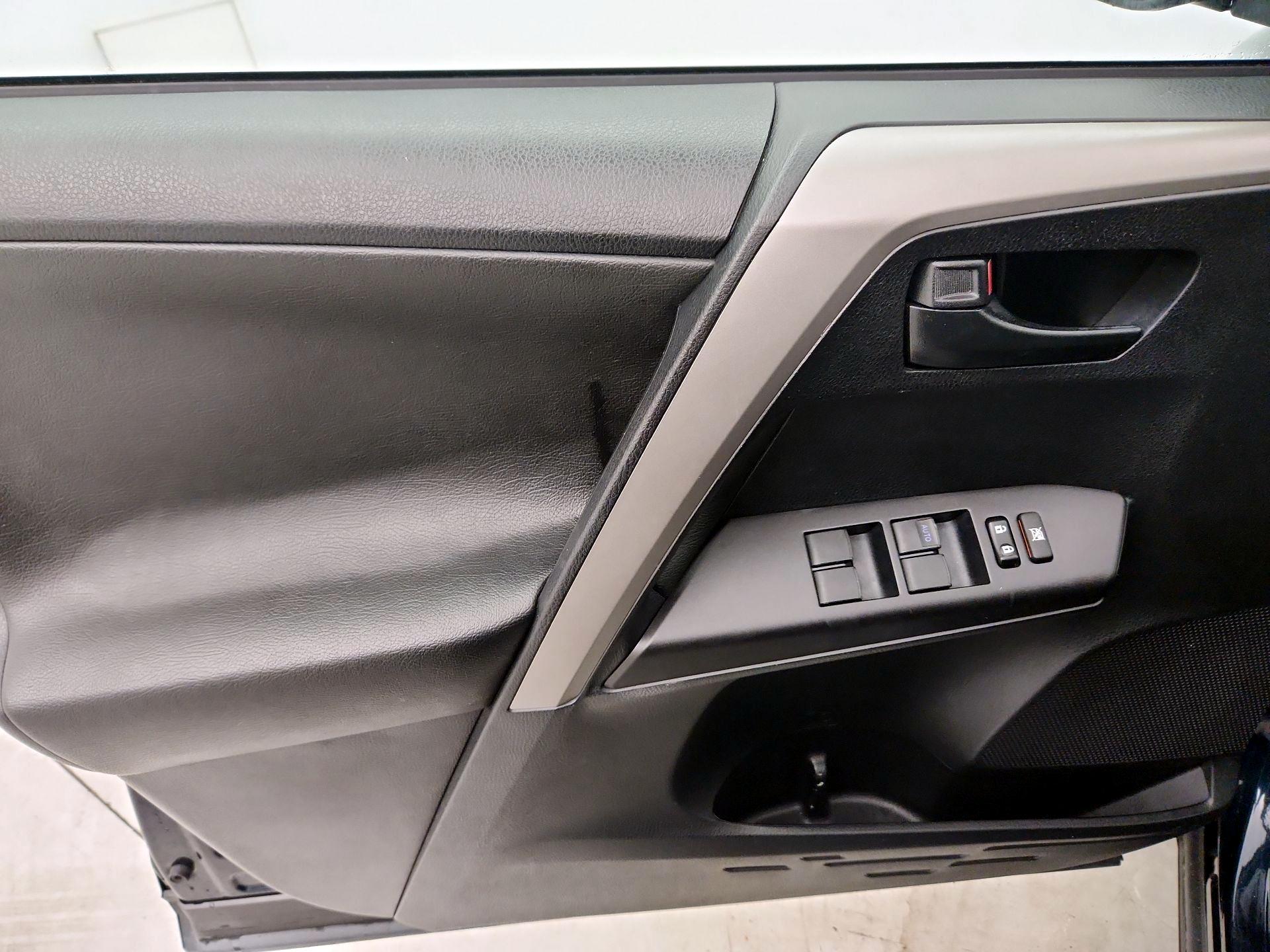 Thumbnail: 2017 Toyota RAV4 - 12