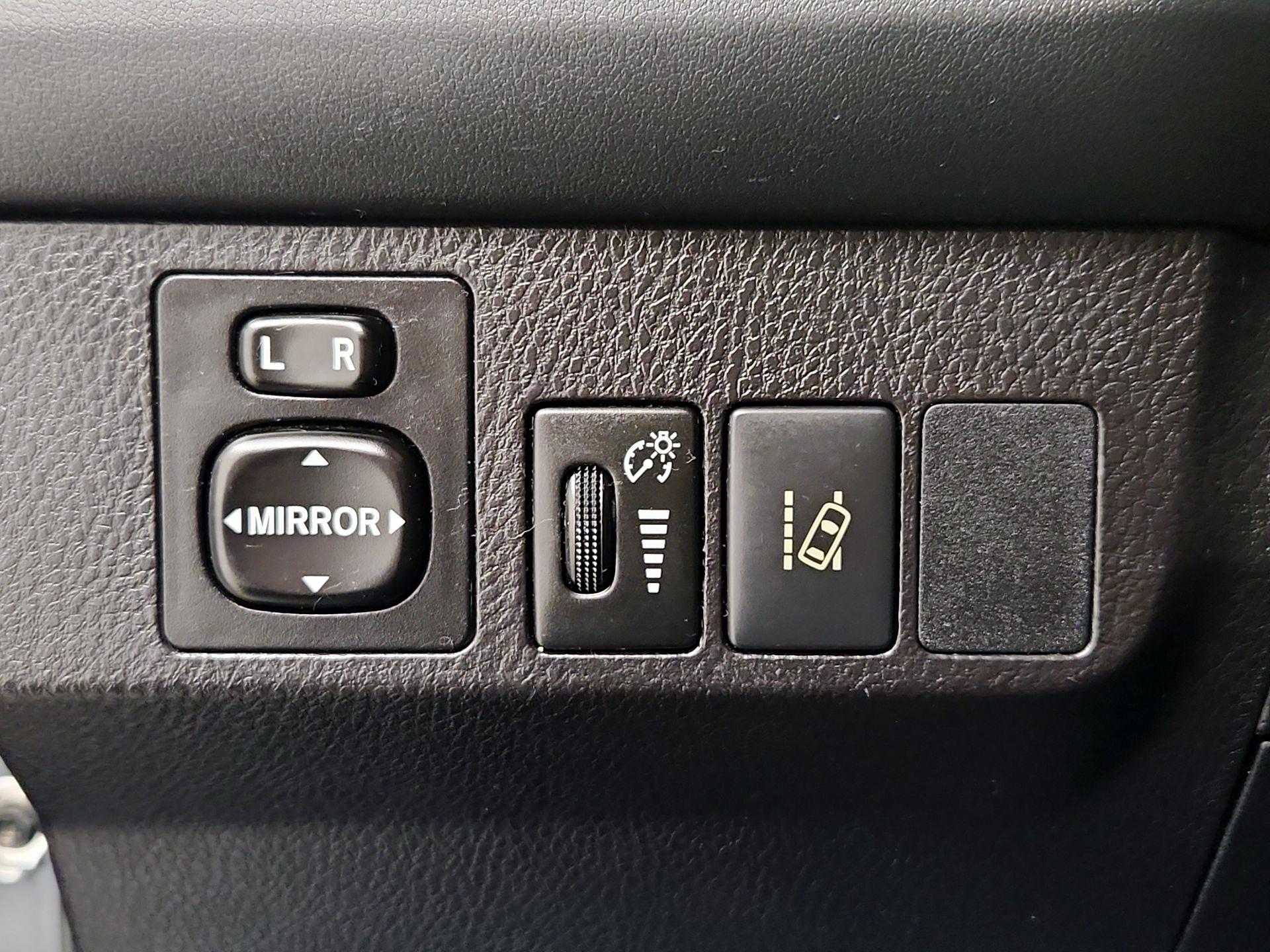 Thumbnail: 2017 Toyota RAV4 - 13