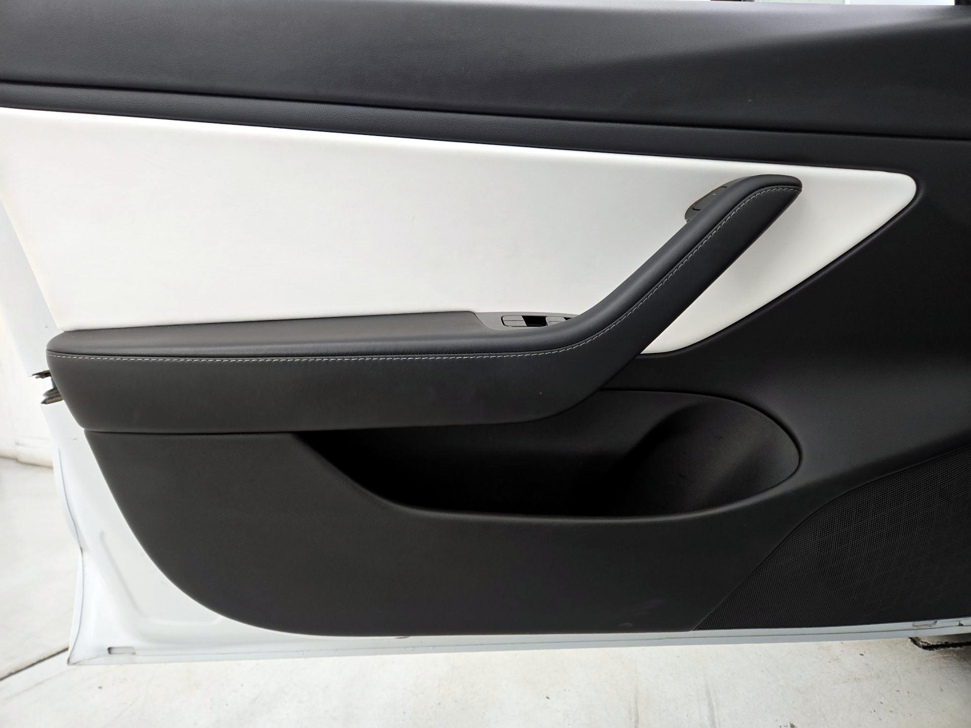 Thumbnail: 2020 Tesla Model 3 - 12