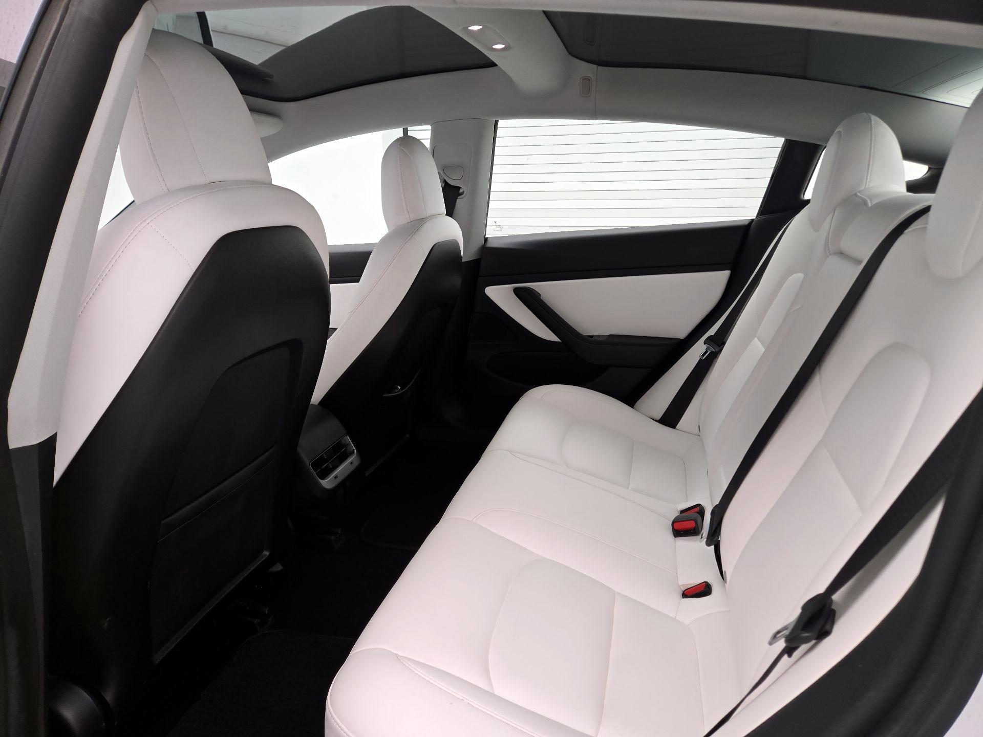 Thumbnail: 2020 Tesla Model 3 - 17