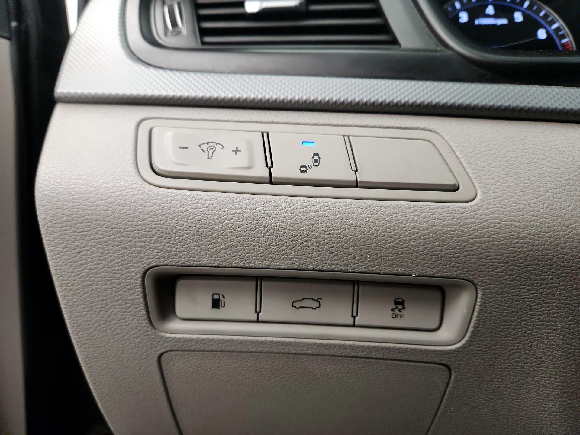 Thumbnail: 2019 Hyundai Sonata - 13