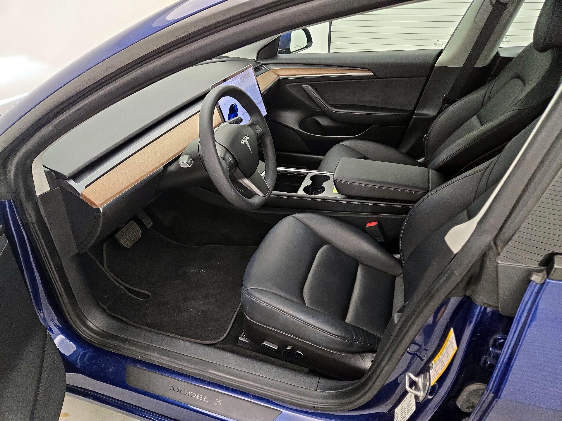 Thumbnail: 2022 Tesla Model 3 - 11