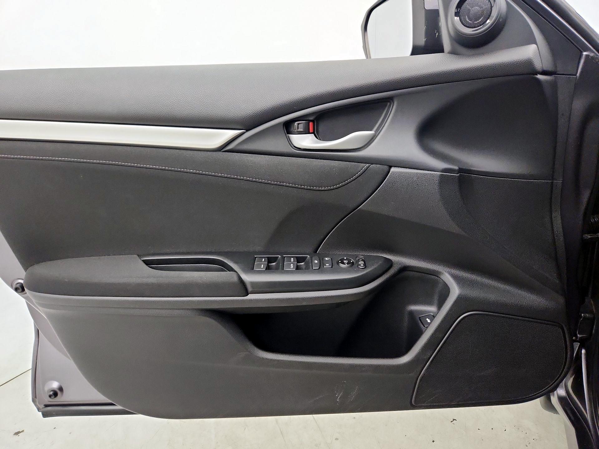 Thumbnail: 2016 Honda Civic - 12