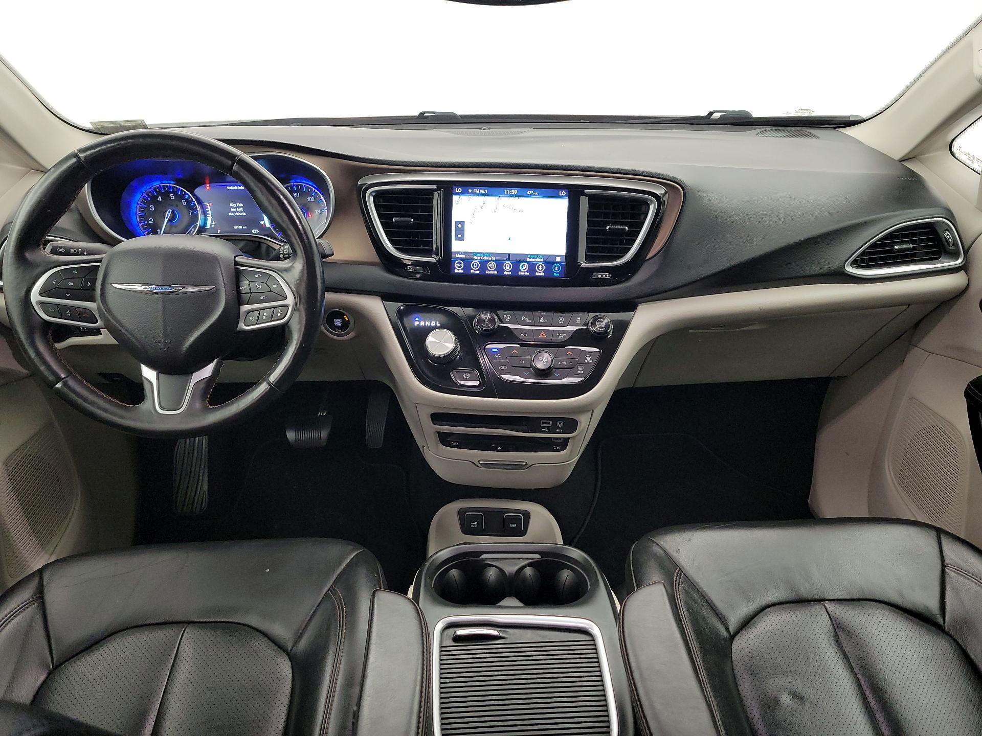 Thumbnail: 2018 Chrysler Pacifica - 9