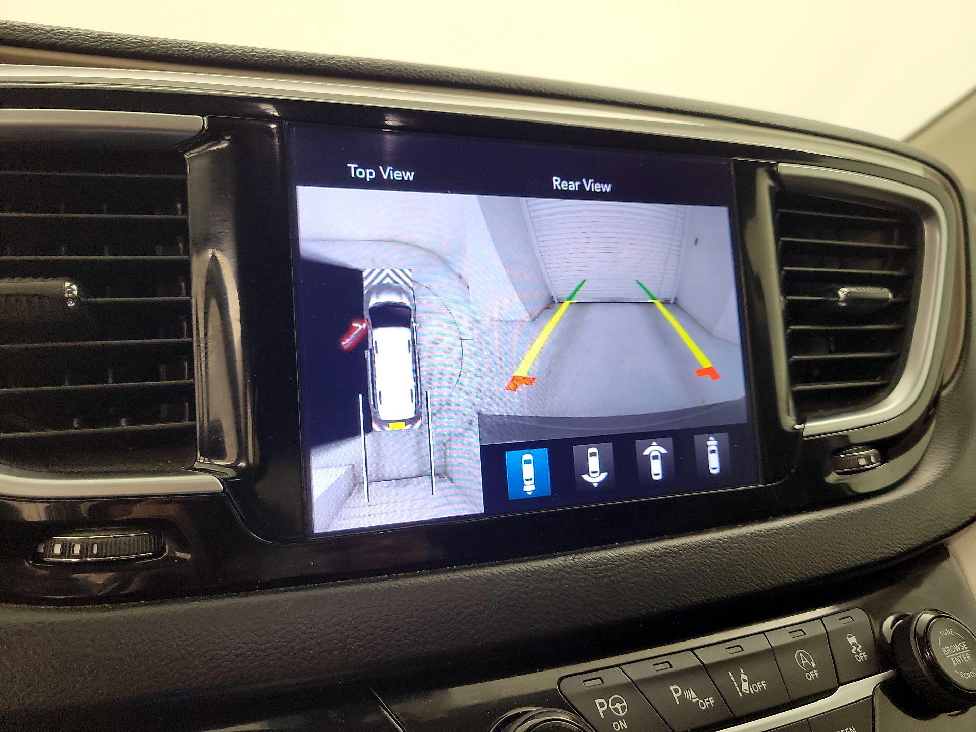 Thumbnail: 2018 Chrysler Pacifica - 15