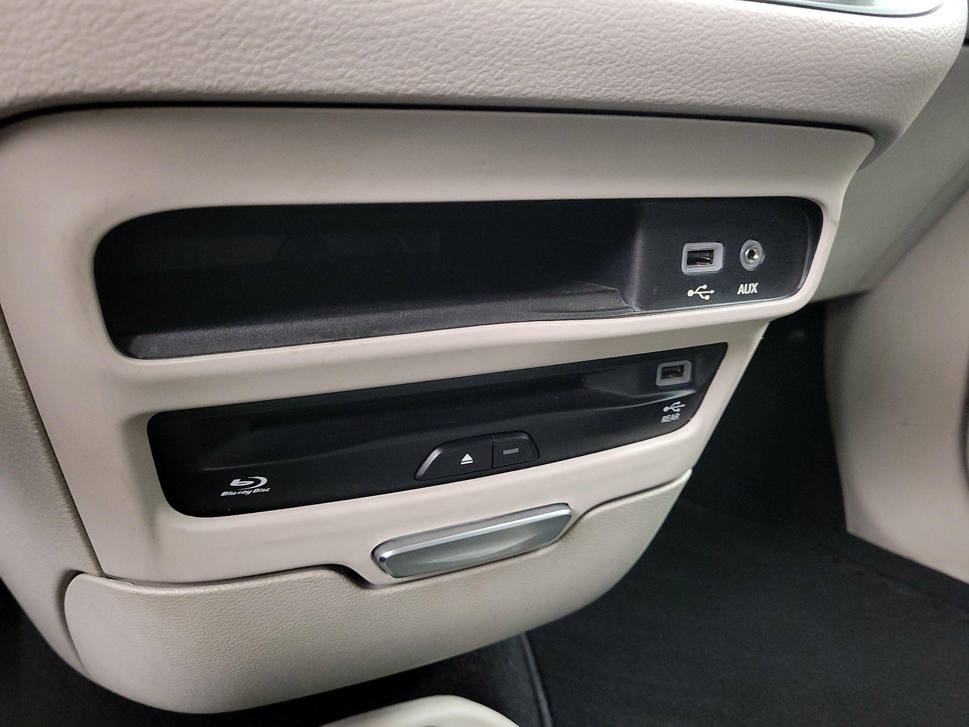 Thumbnail: 2018 Chrysler Pacifica - 19