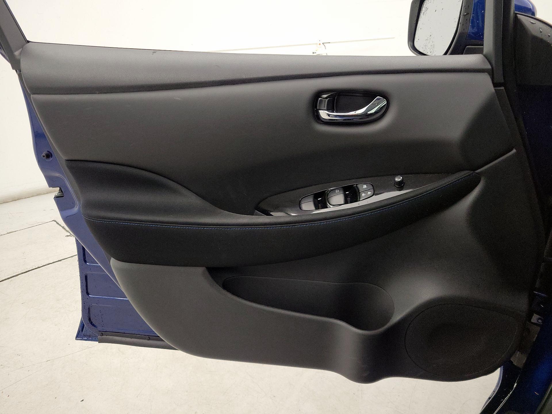 Thumbnail: 2020 Nissan Leaf - 12