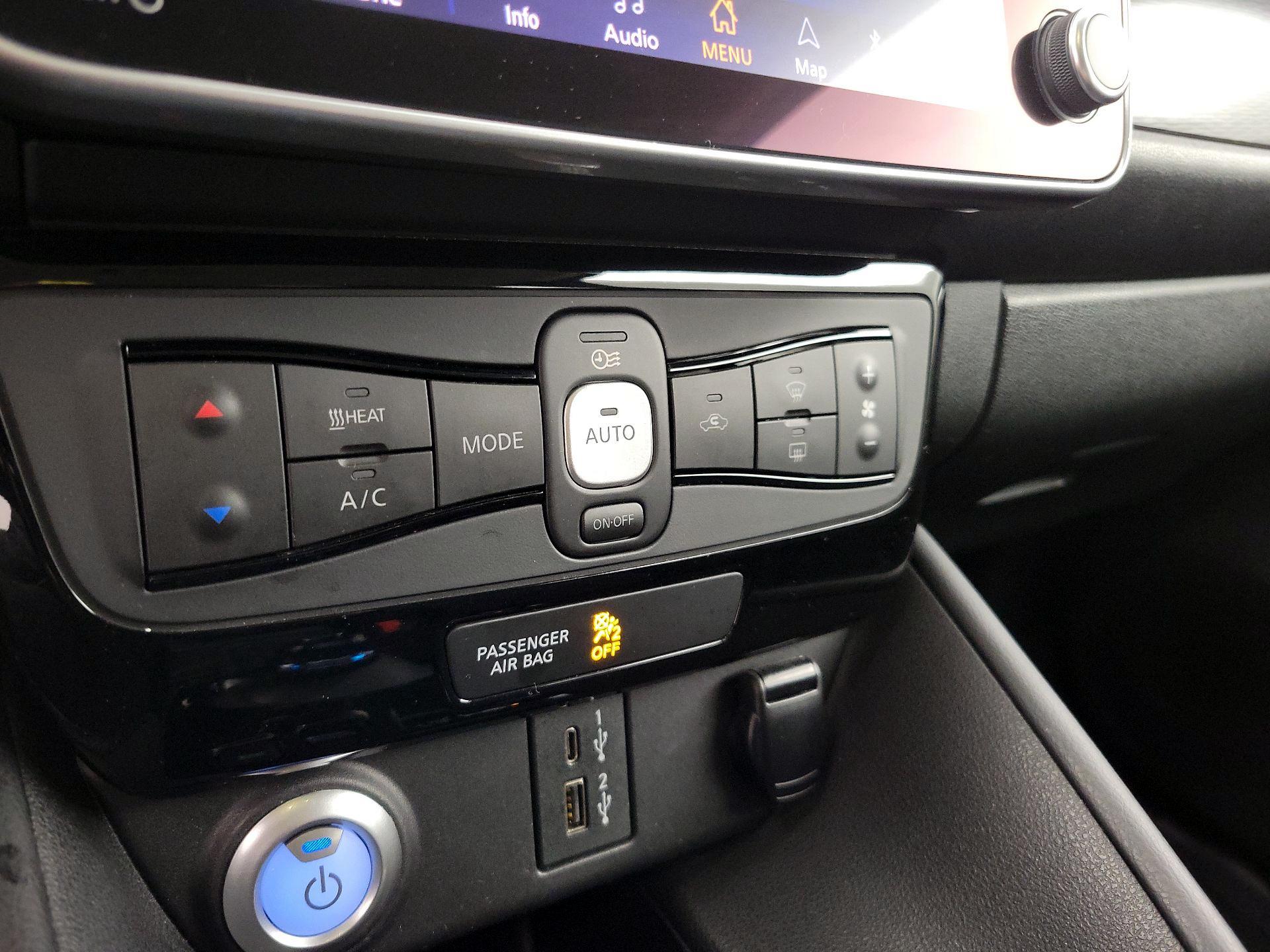 Thumbnail: 2020 Nissan Leaf - 17