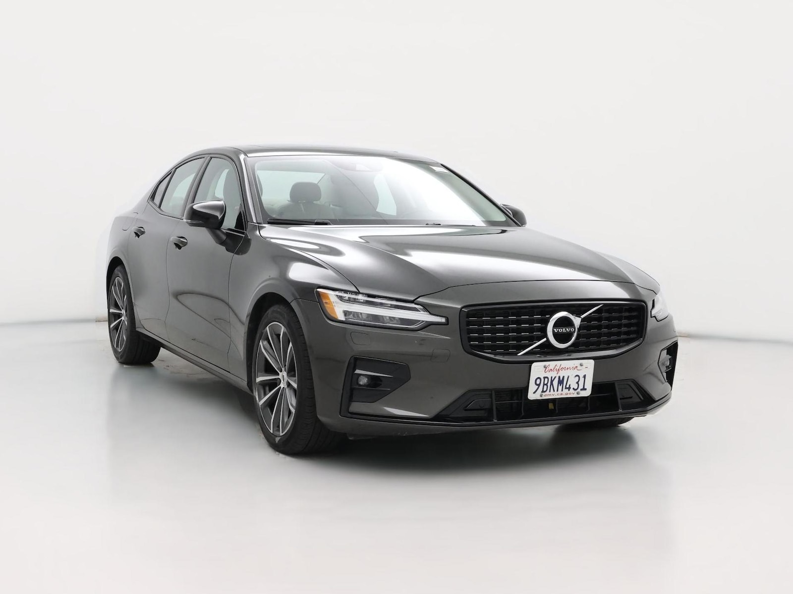 2022 Volvo S60 Momentum