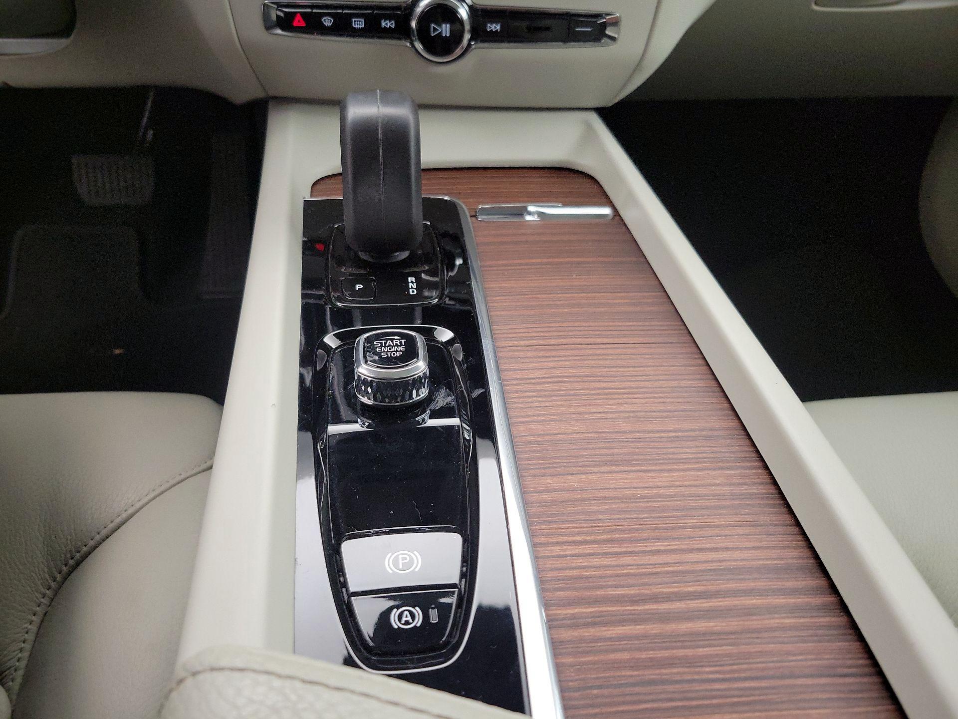 Thumbnail: 2022 Volvo S60 - 18