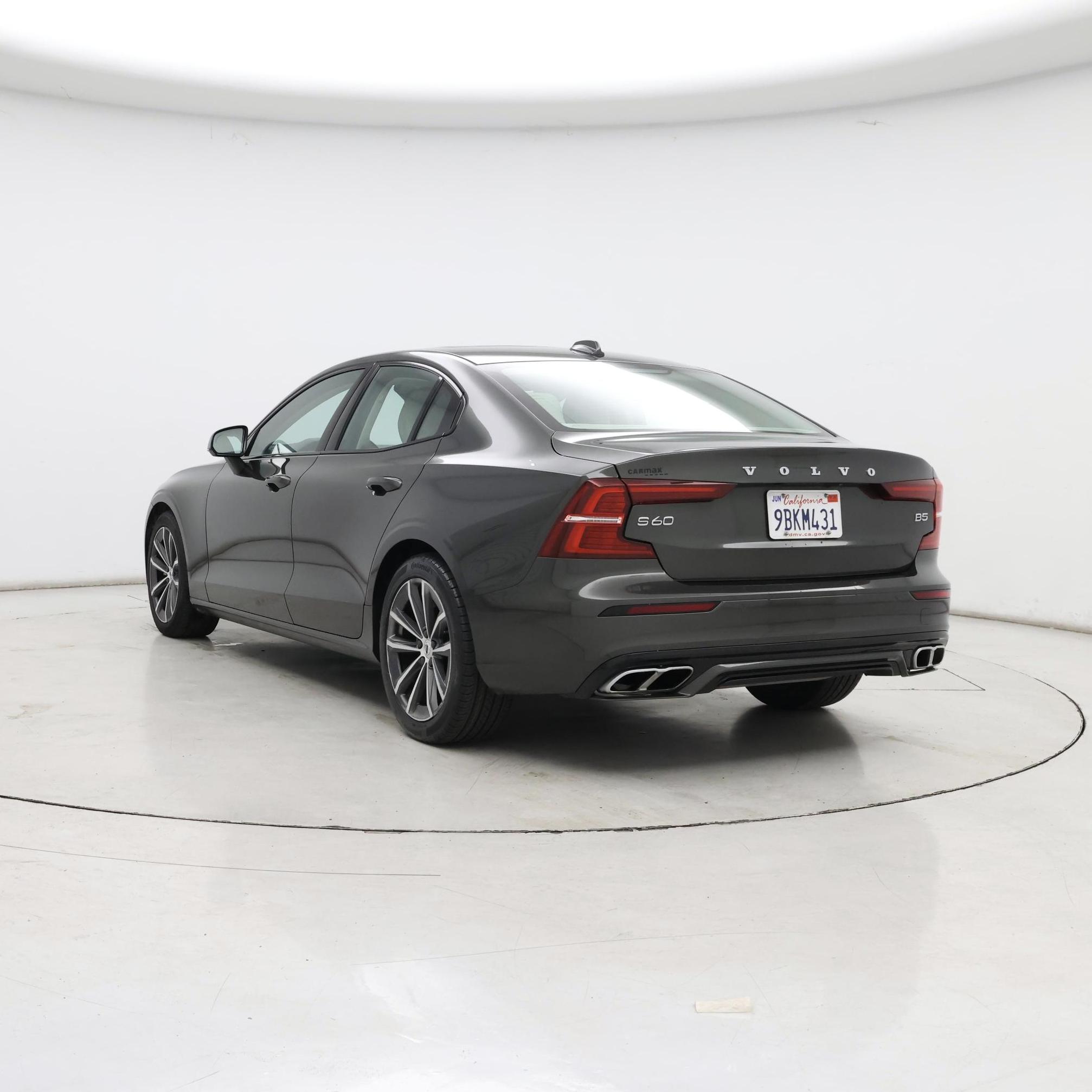 Thumbnail: 2022 Volvo S60 - 2