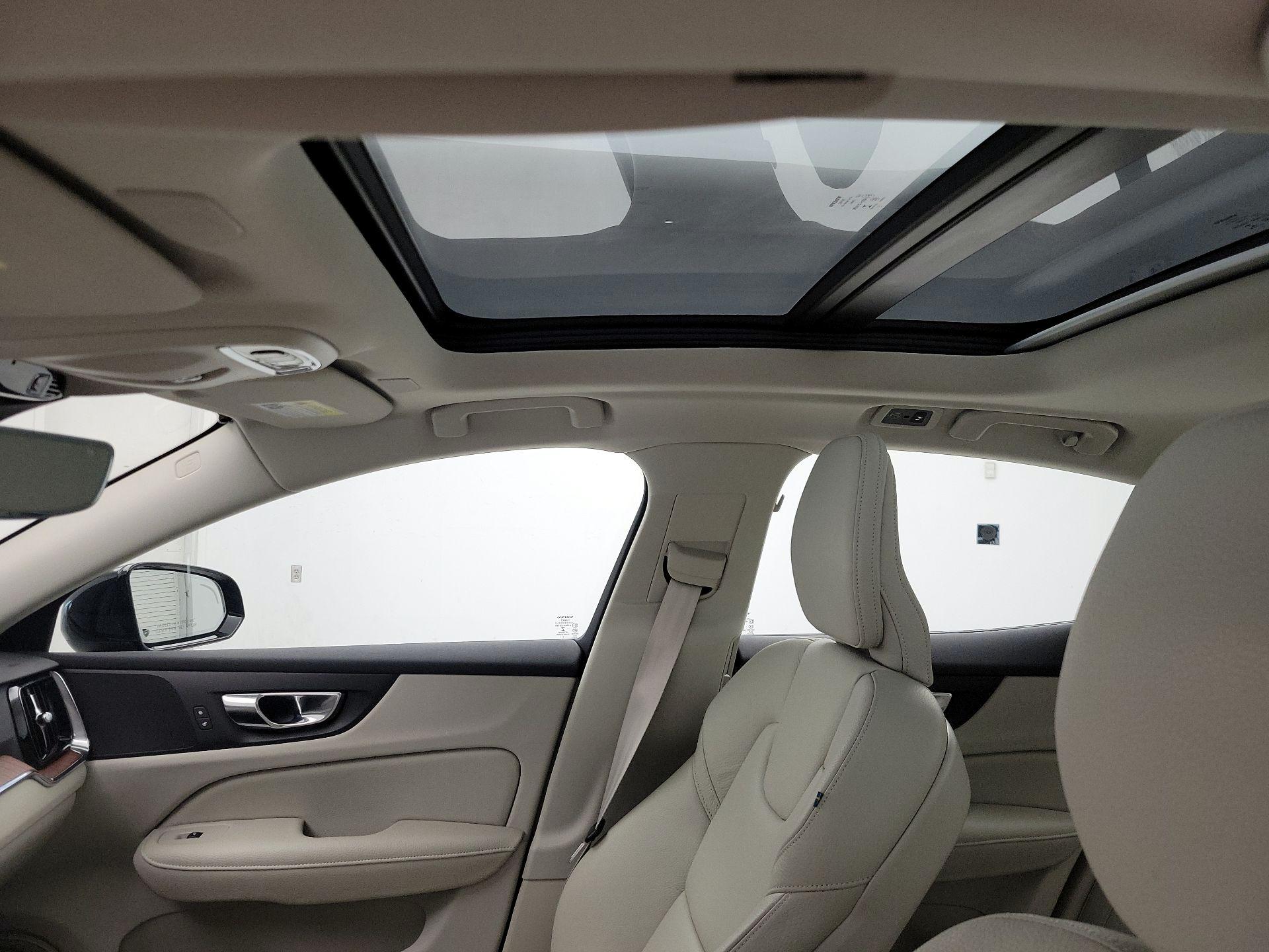 Thumbnail: 2022 Volvo S60 - 20