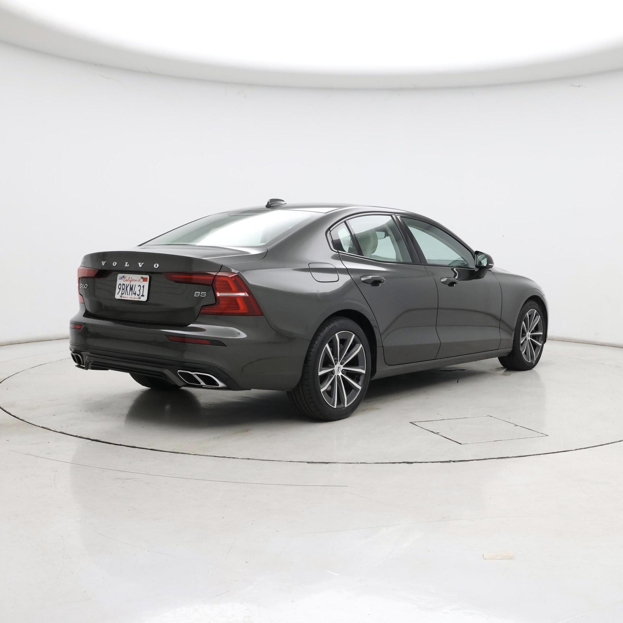 Thumbnail: 2022 Volvo S60 - 8