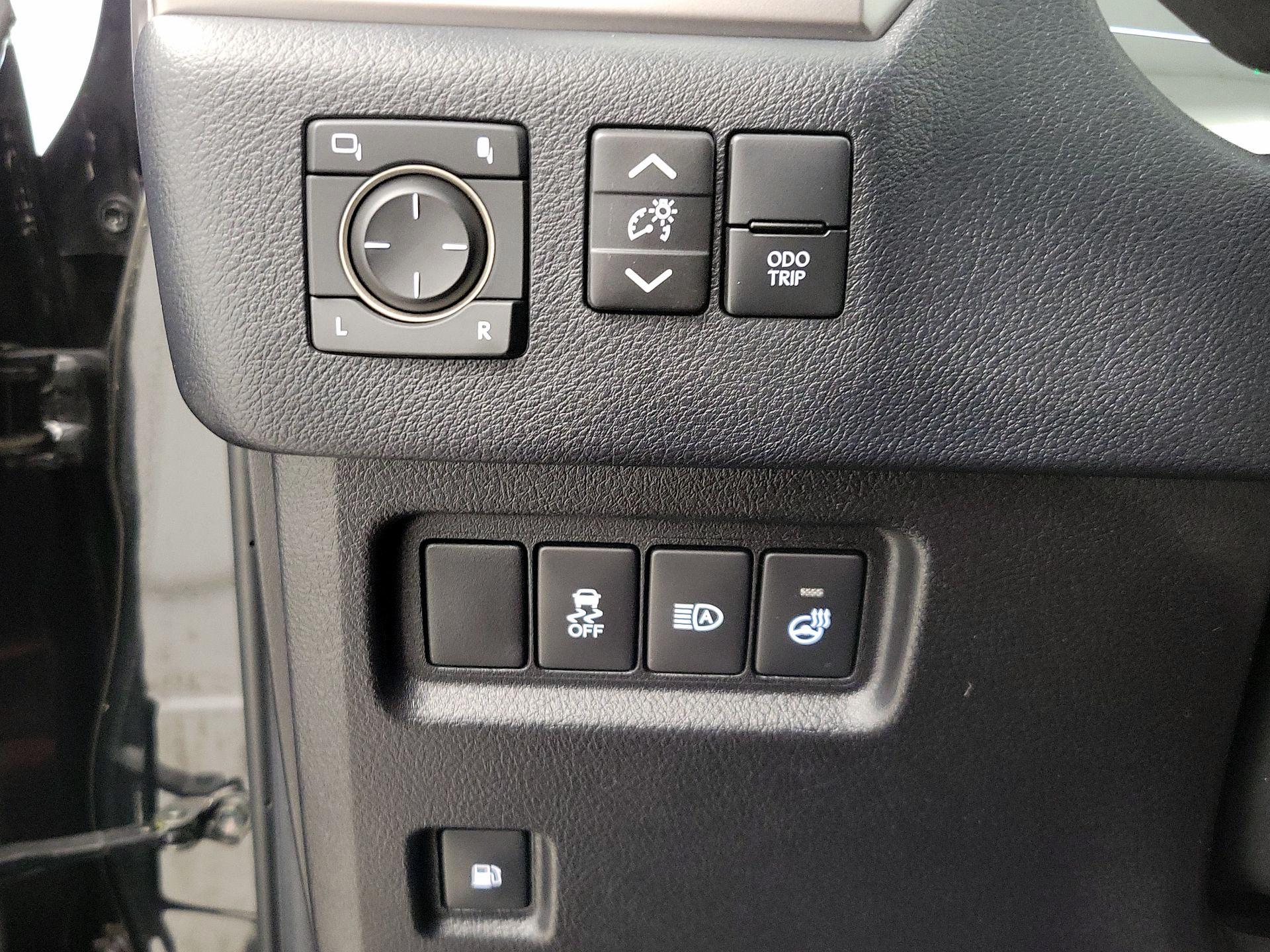 Thumbnail: 2023 Lexus GX - 13