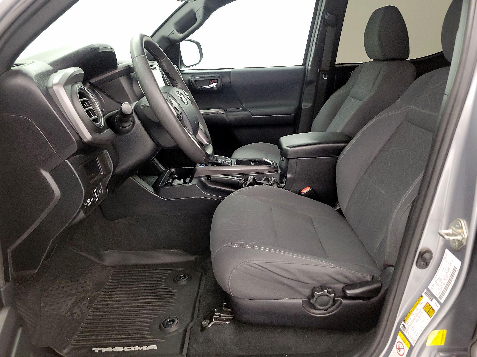 Thumbnail: 2019 Toyota Tacoma - 11