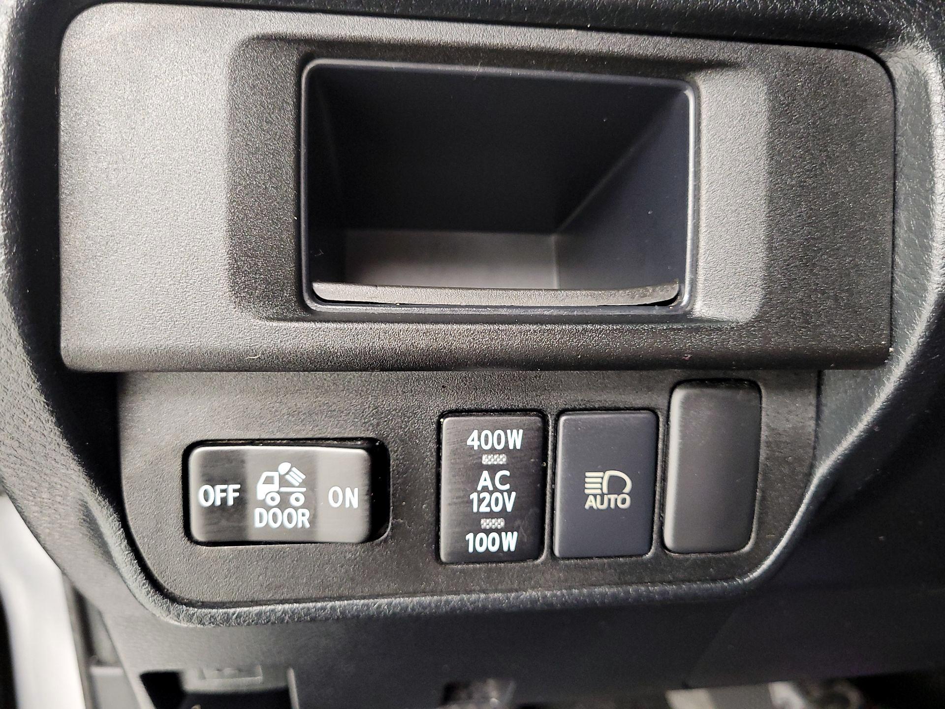 Thumbnail: 2019 Toyota Tacoma - 13