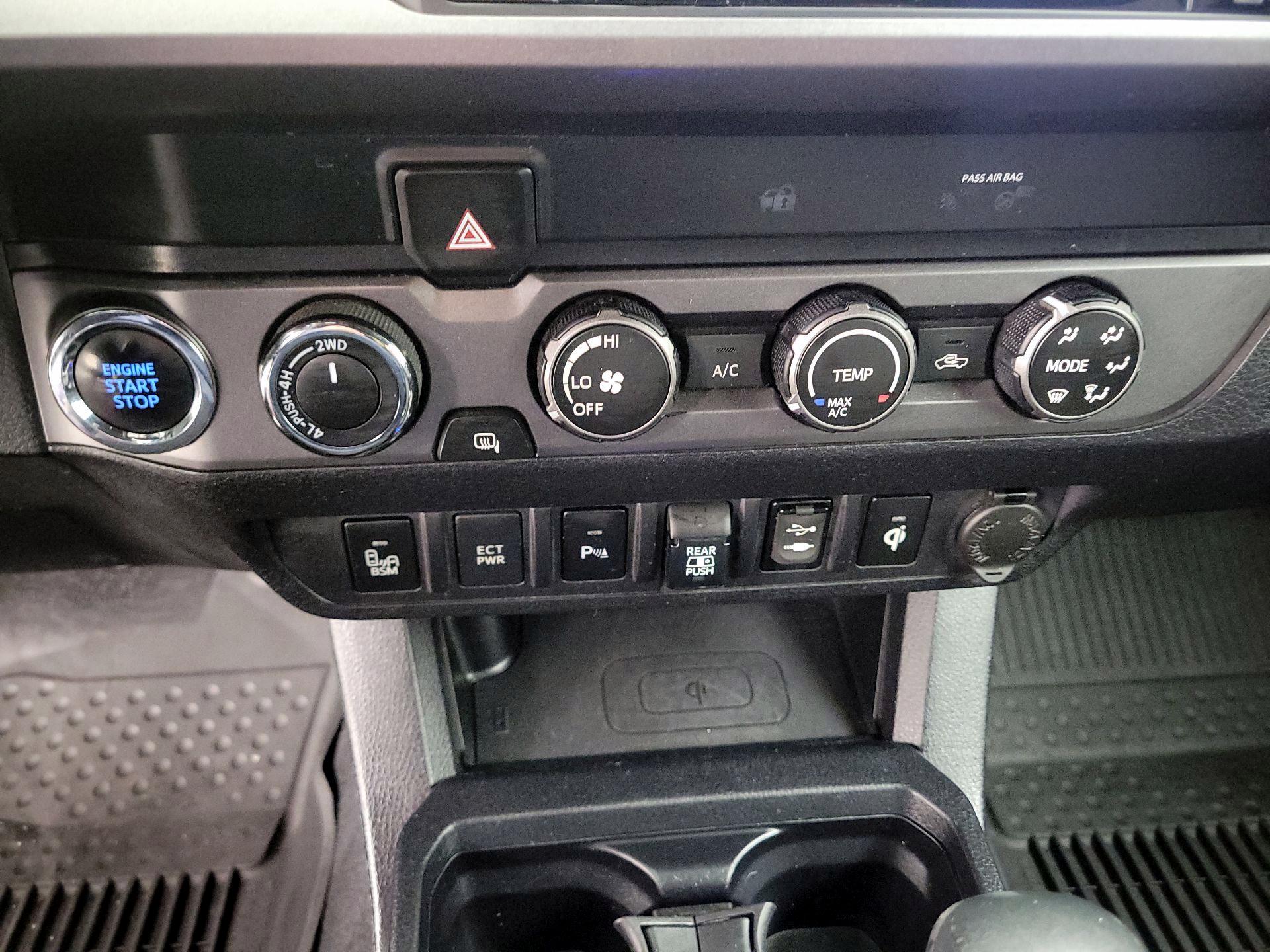 Thumbnail: 2019 Toyota Tacoma - 16