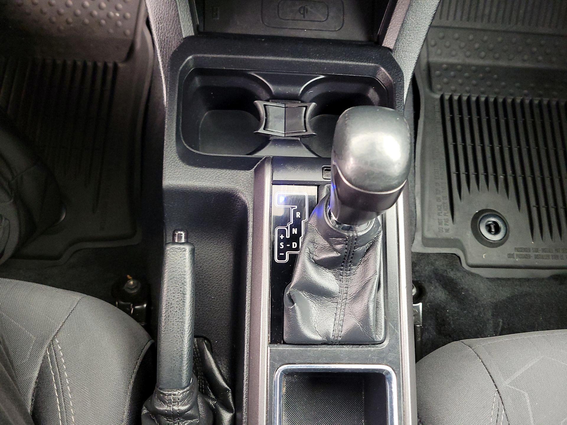 Thumbnail: 2019 Toyota Tacoma - 17