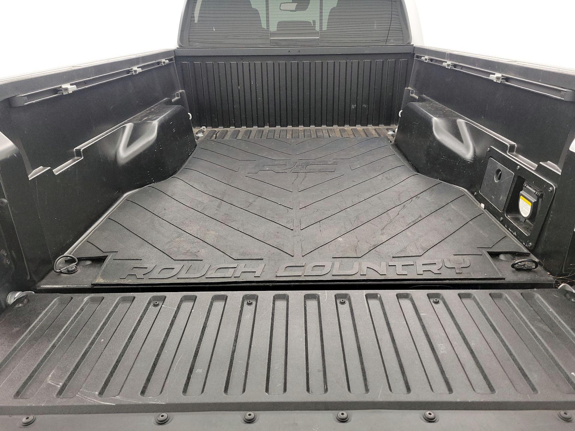 Thumbnail: 2019 Toyota Tacoma - 20