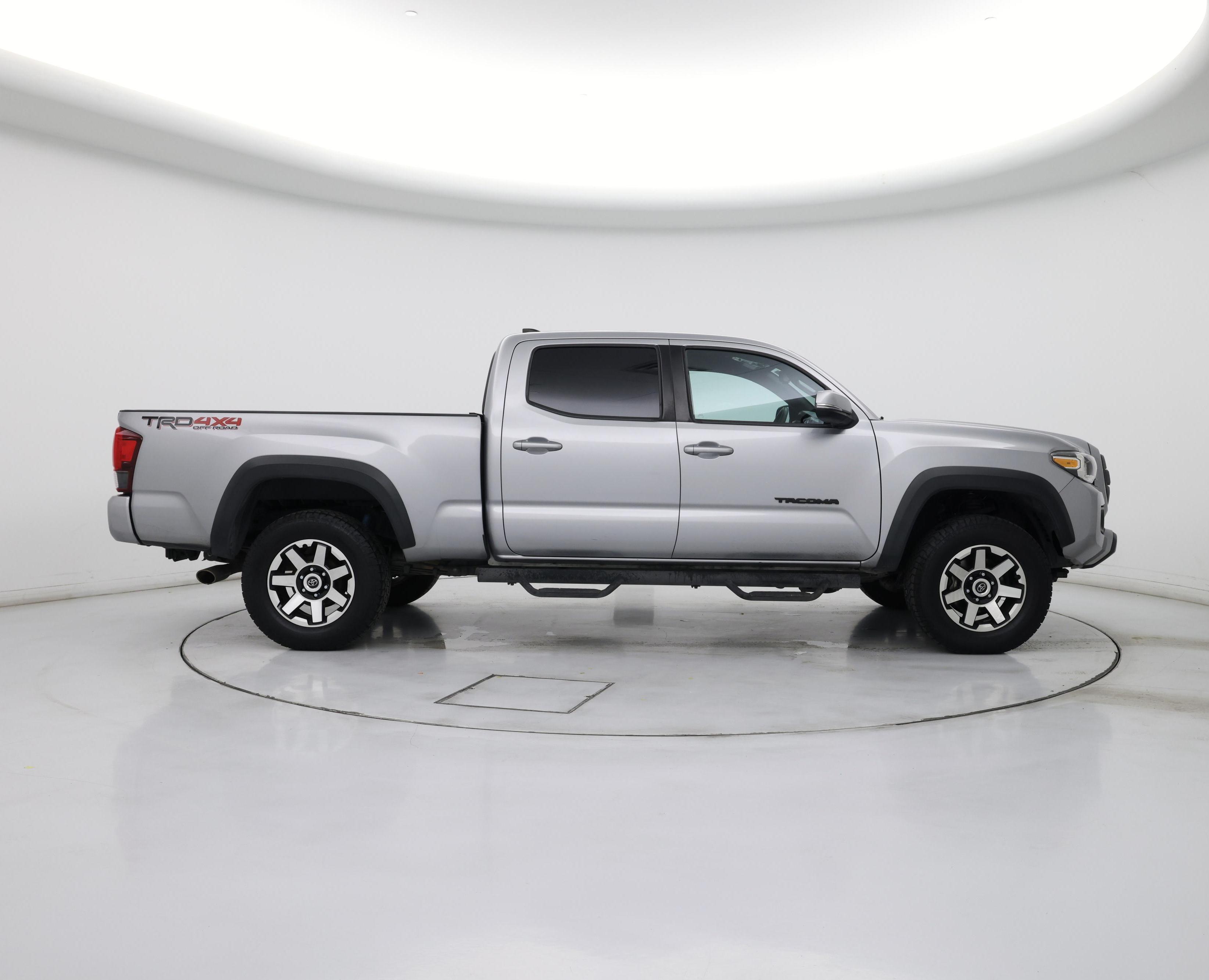 Thumbnail: 2019 Toyota Tacoma - 7