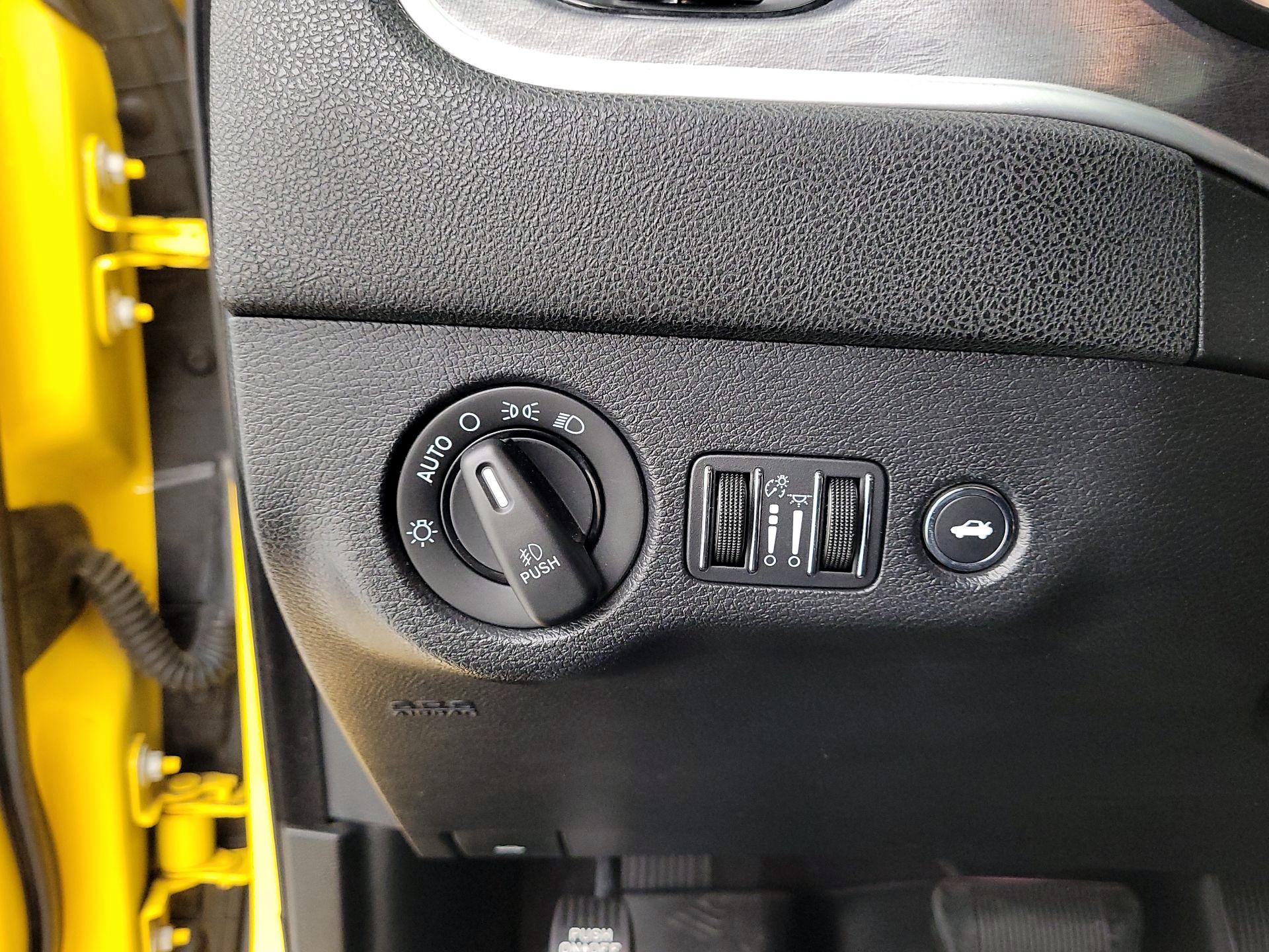 Thumbnail: 2017 Dodge Charger - 13