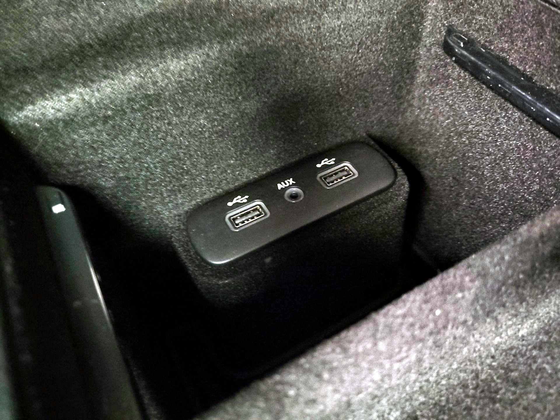 Thumbnail: 2017 Dodge Charger - 18